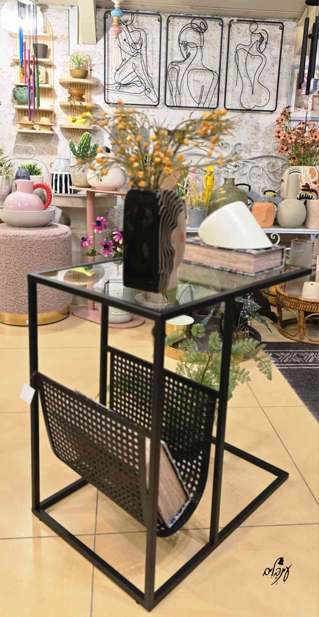 שולחן צד, נשכן משולב