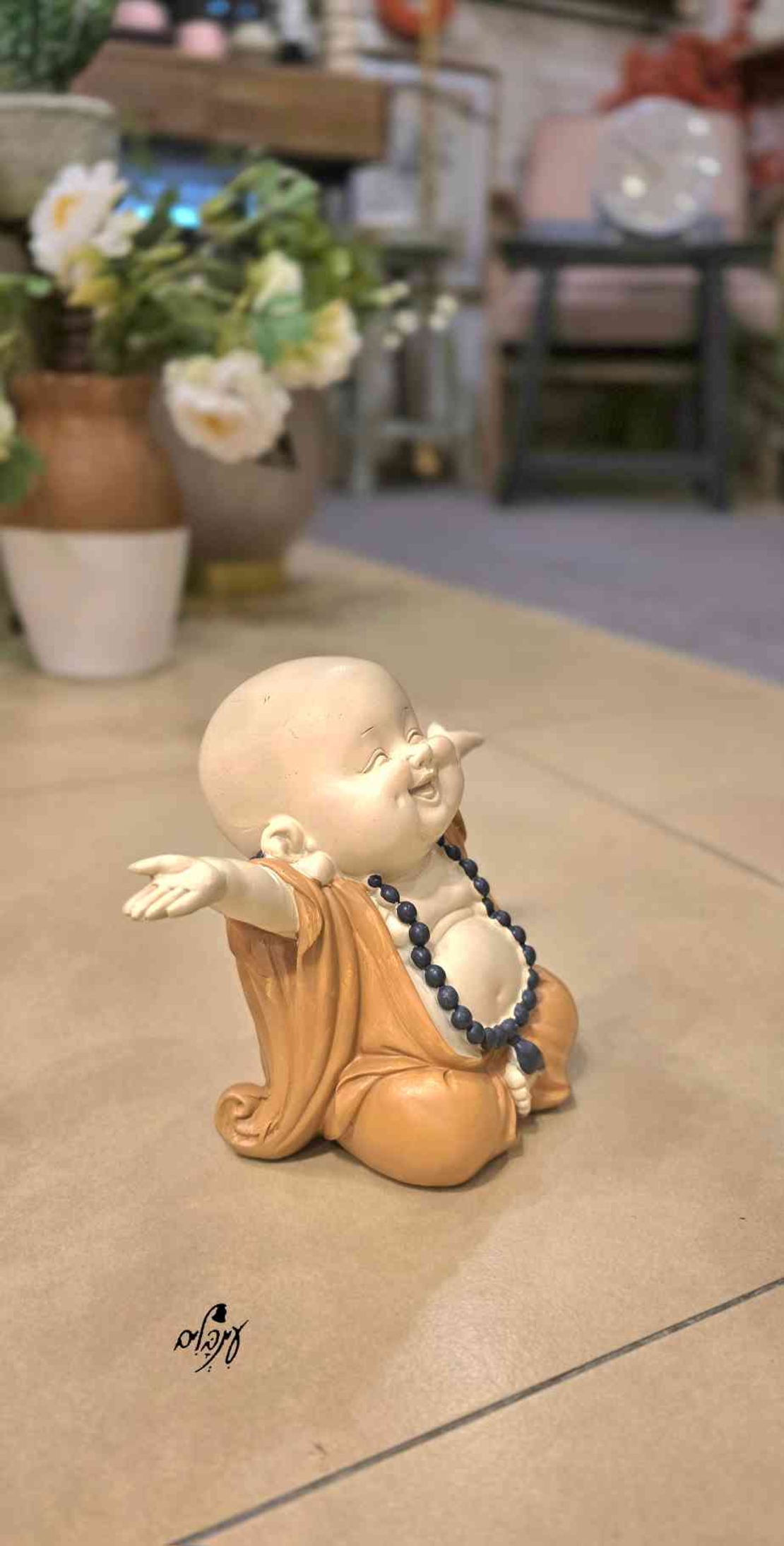 פסל בודהה בשלושה דגמים