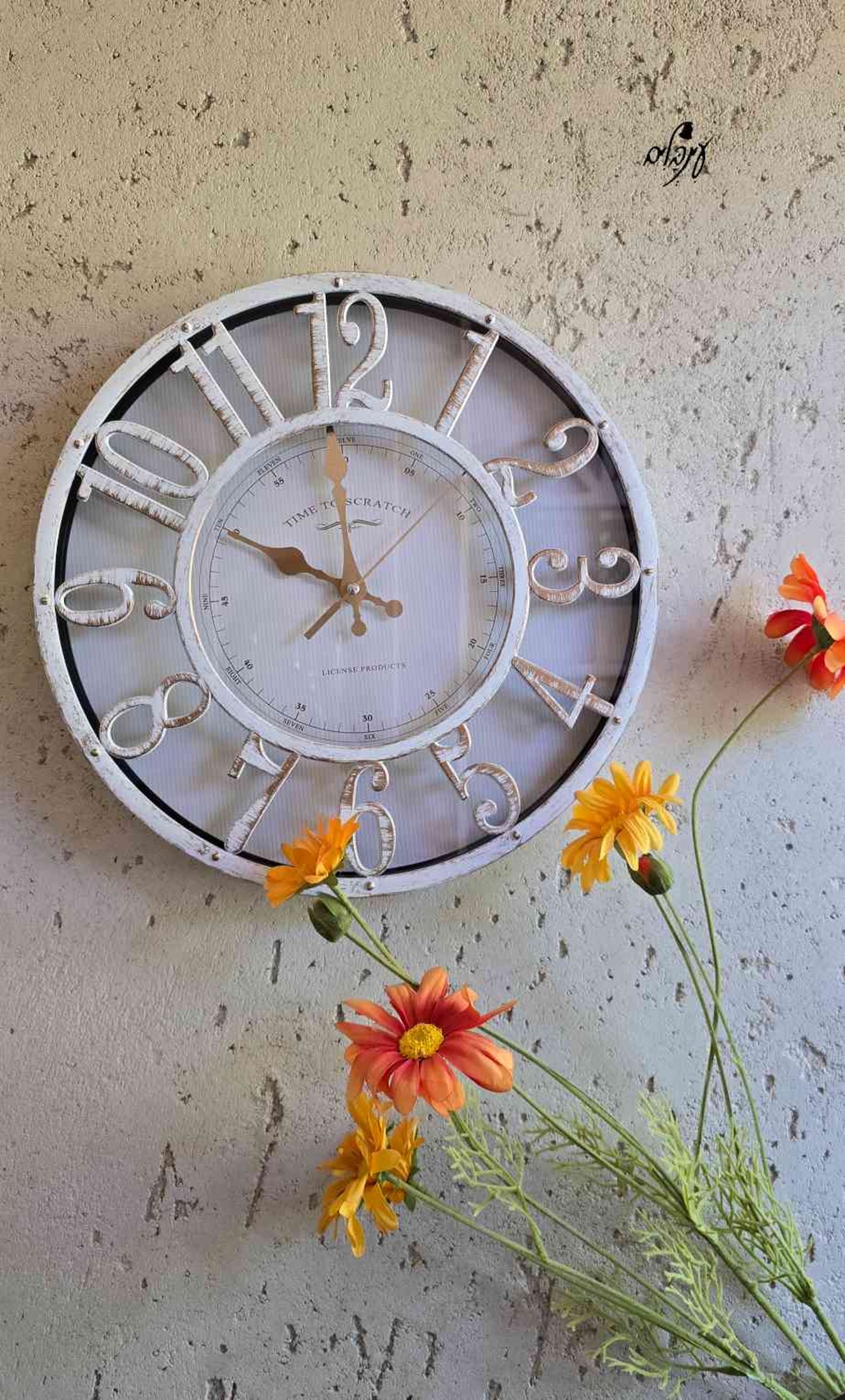 שעון ספרות לבן וינטג'