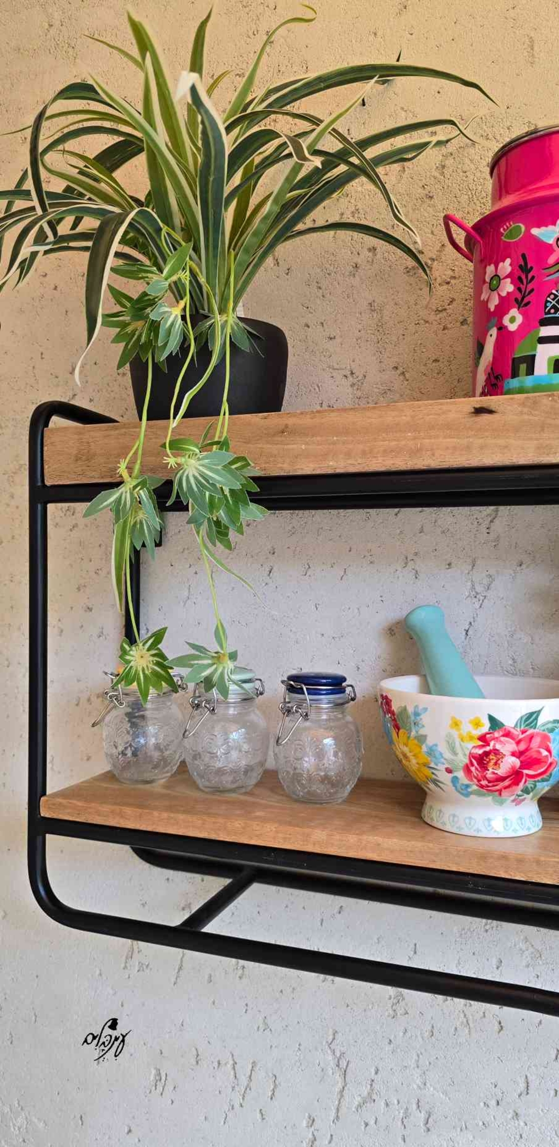 מדף עץ קומותיים