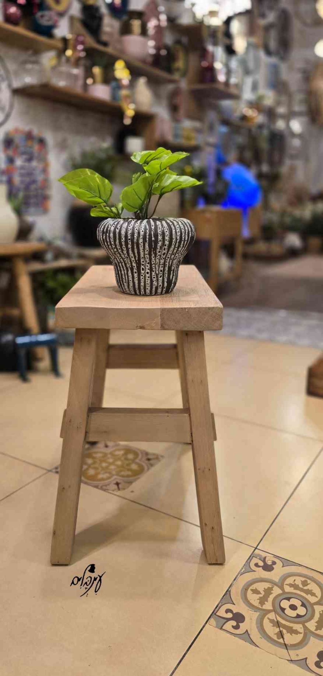 שרפרף עץ מעוצב טבעי