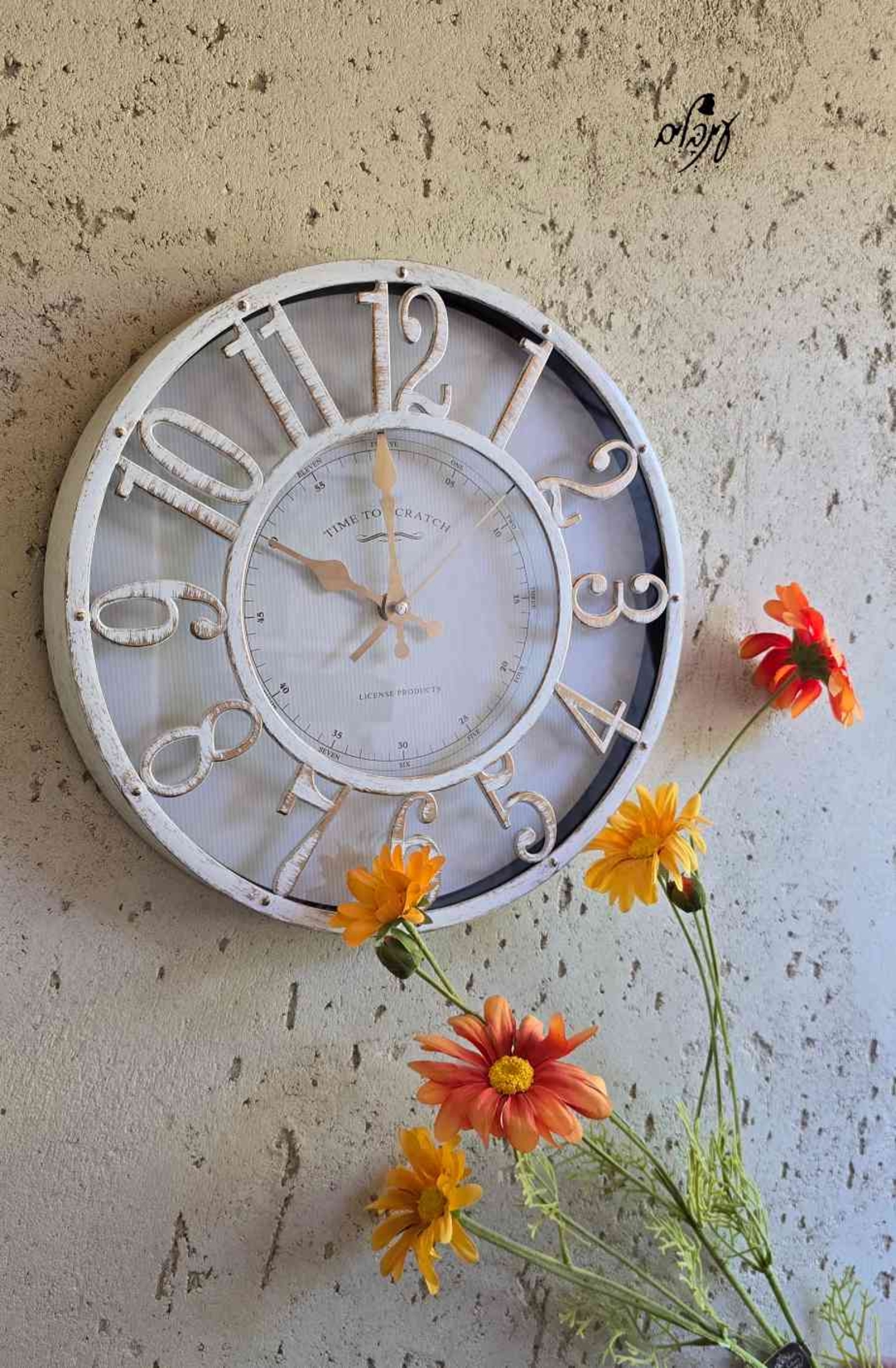 שעון ספרות לבן וינטג'