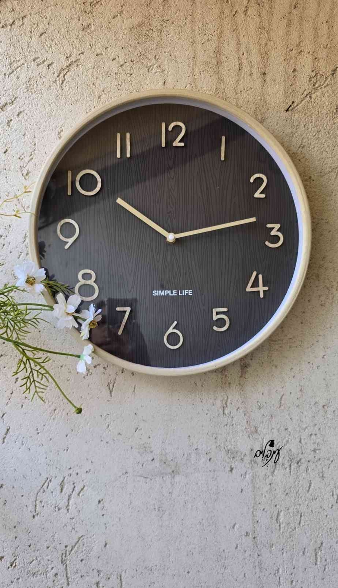 שעון מסגרת דמוי עץ