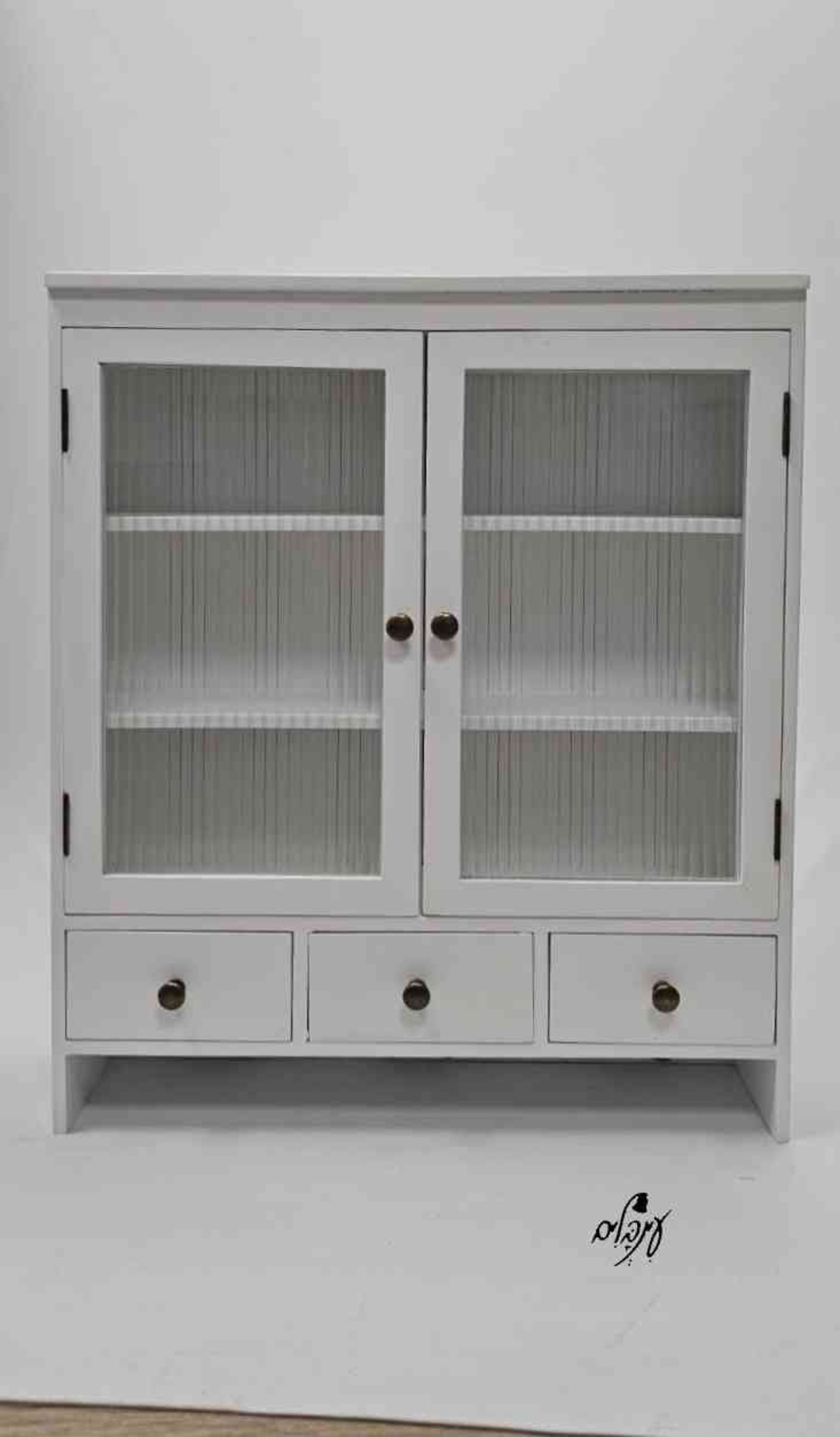 ארונית פסים לבנה