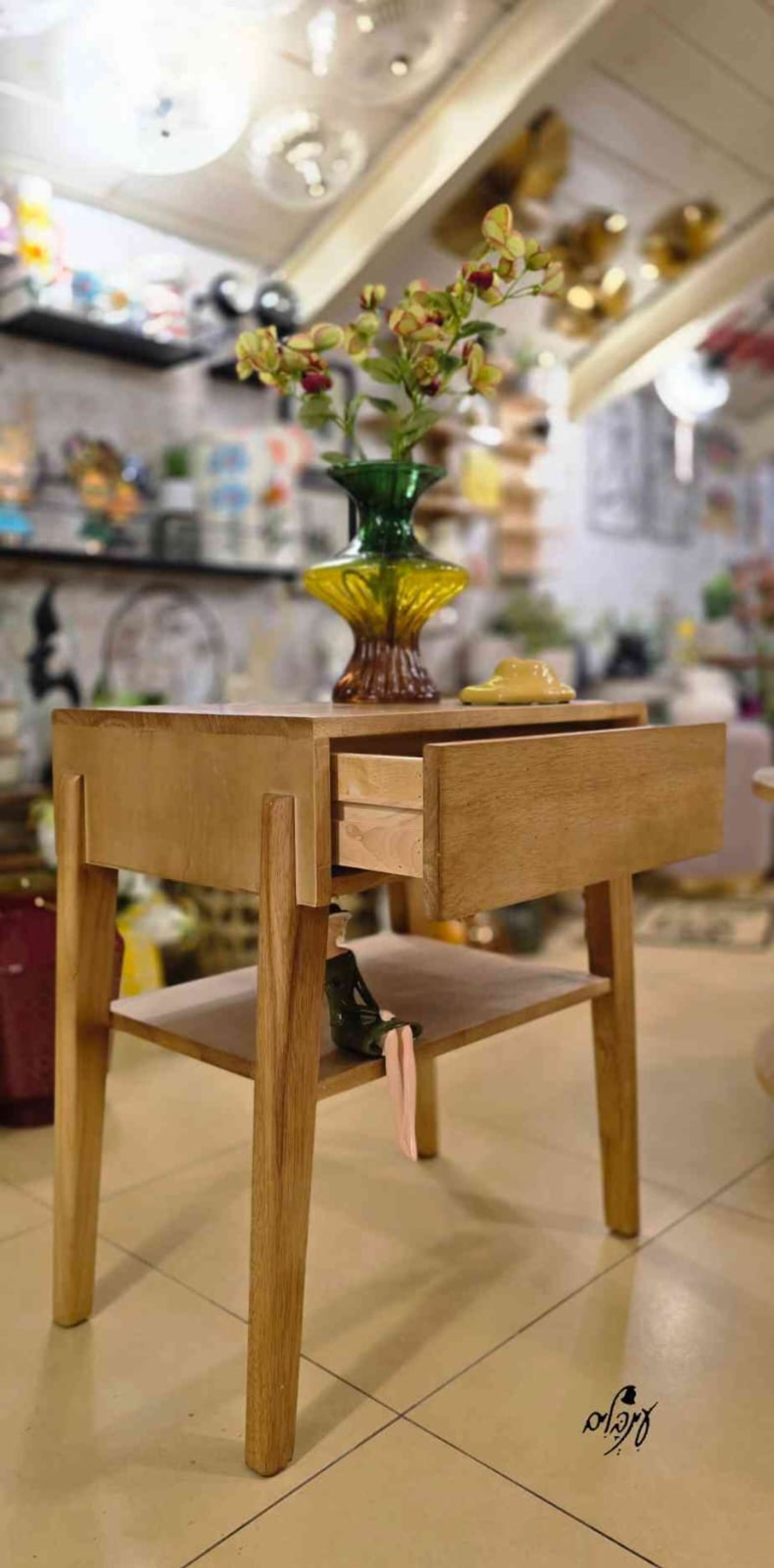 שידת צד בלום