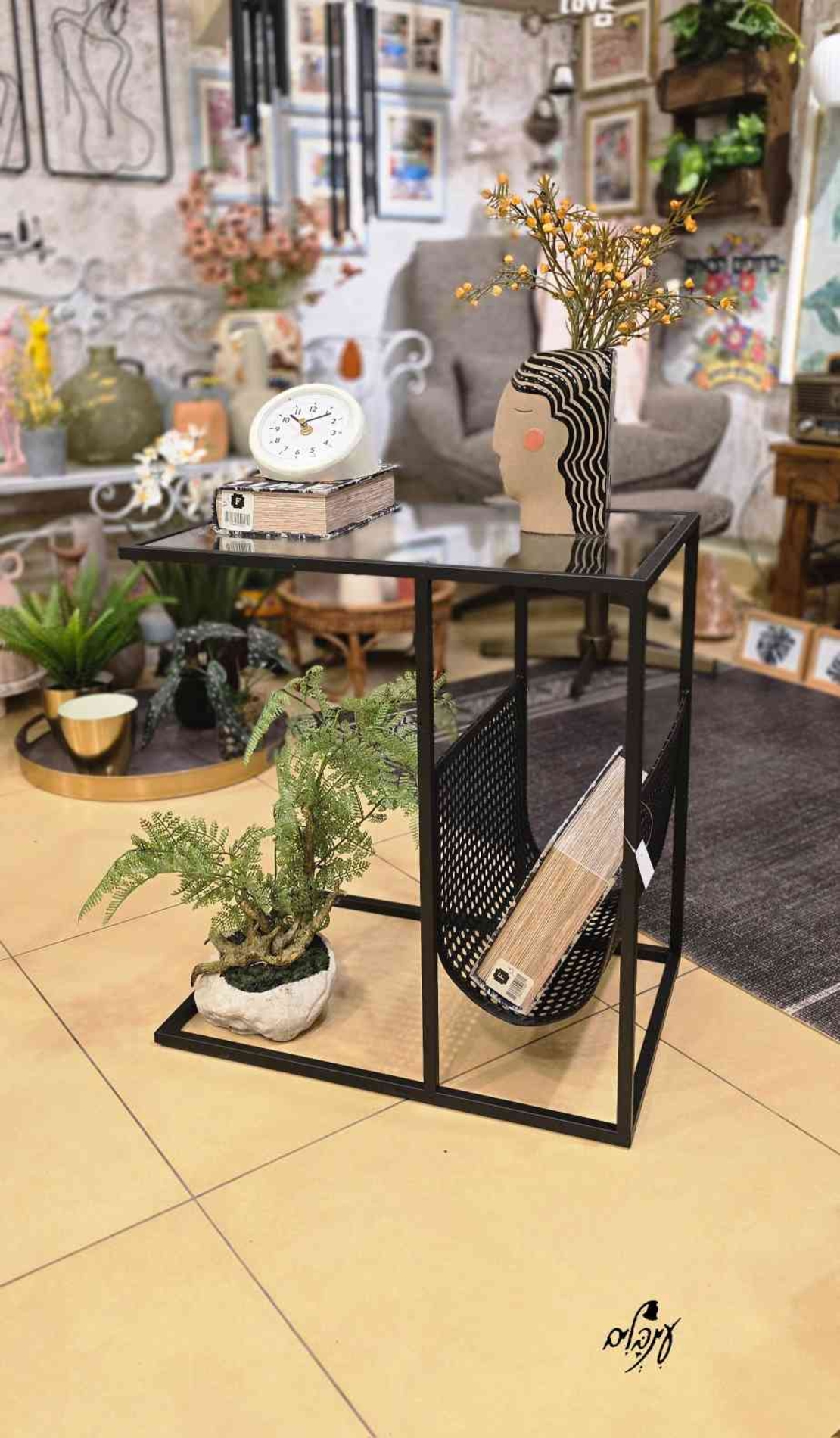 שולחן צד, נשכן משולב