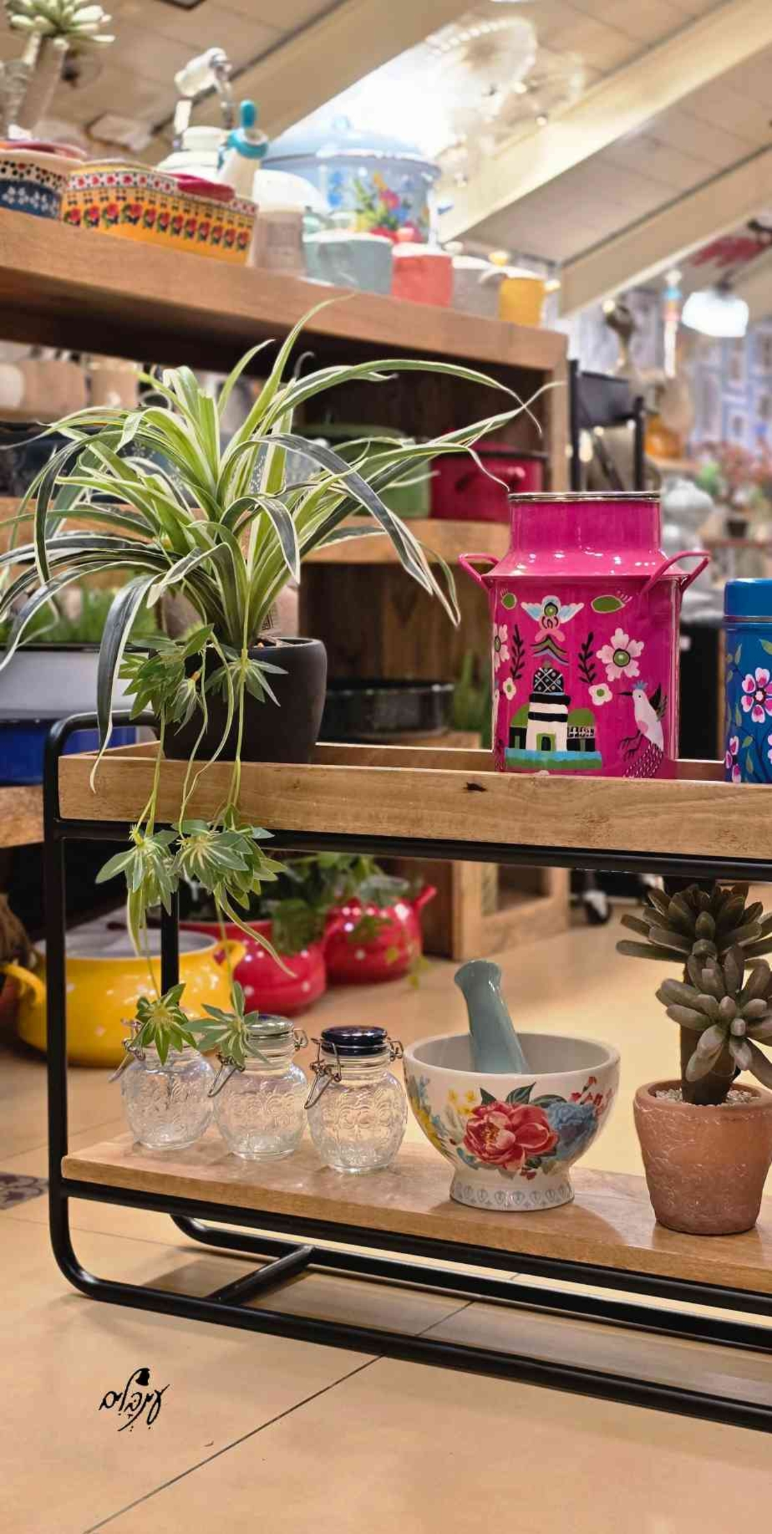 מדף עץ קומותיים