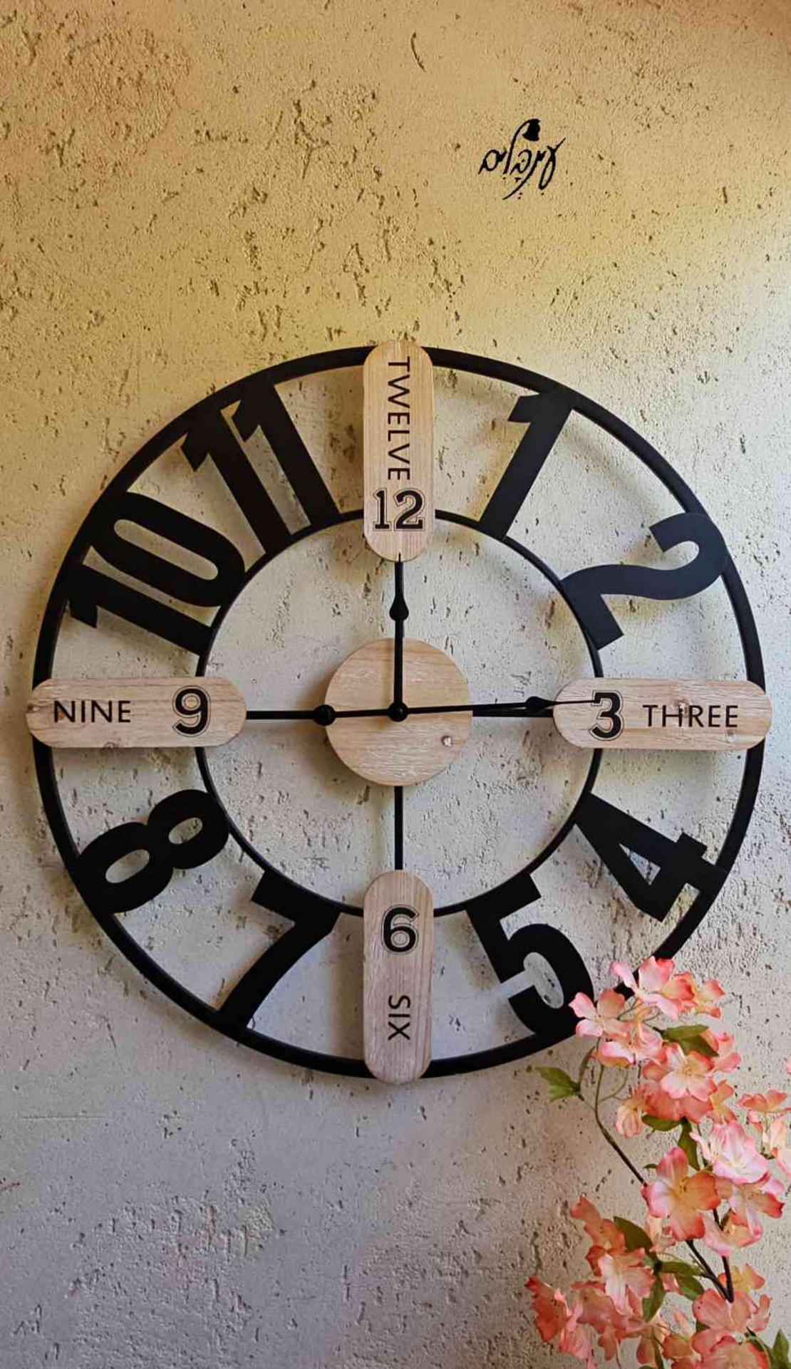 שעון קיר חלול משולב