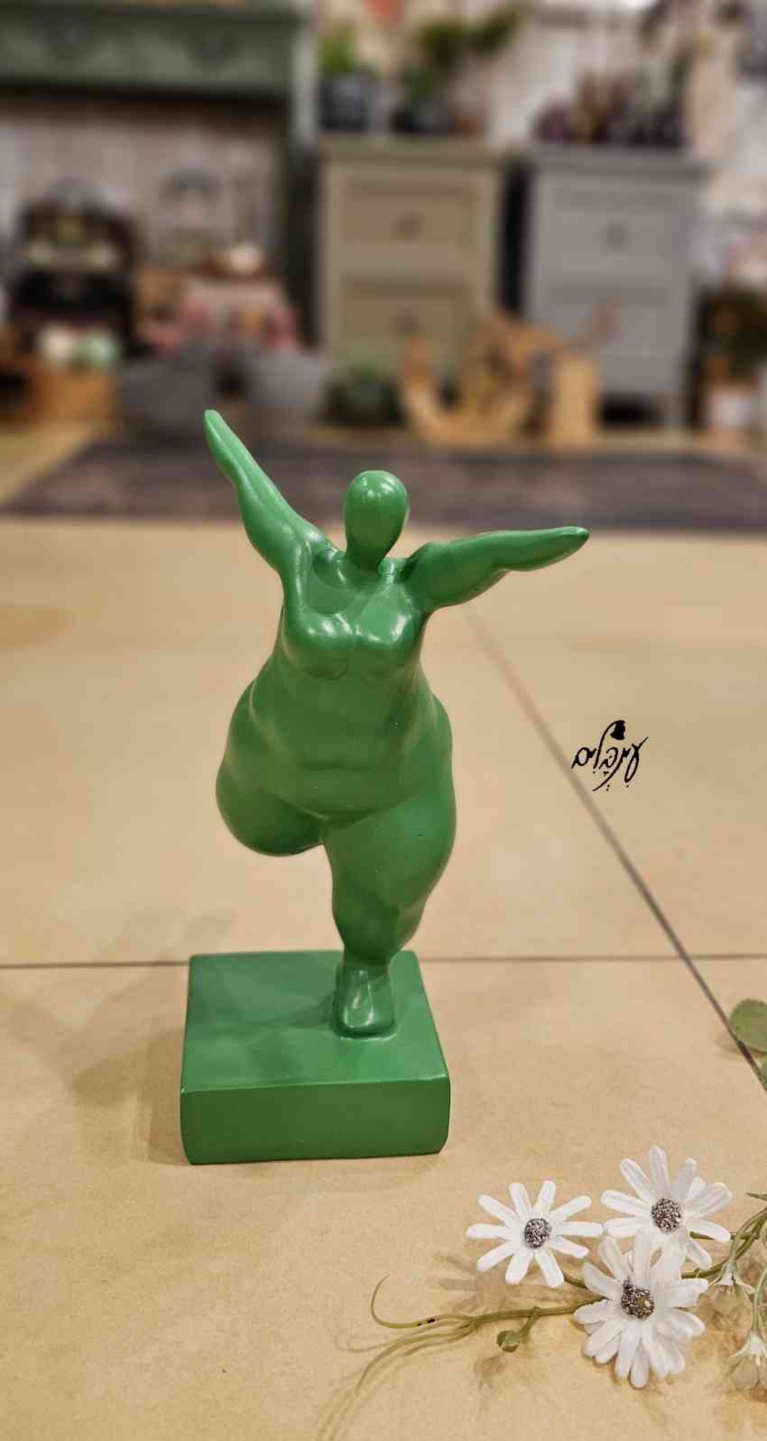 יוגיסטית דגם 1