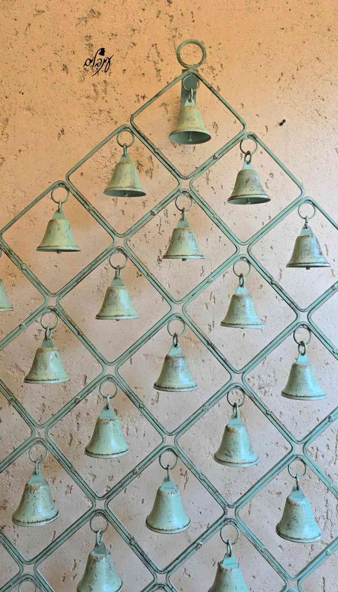תמונת פעמונים ירקרקה מעויינת