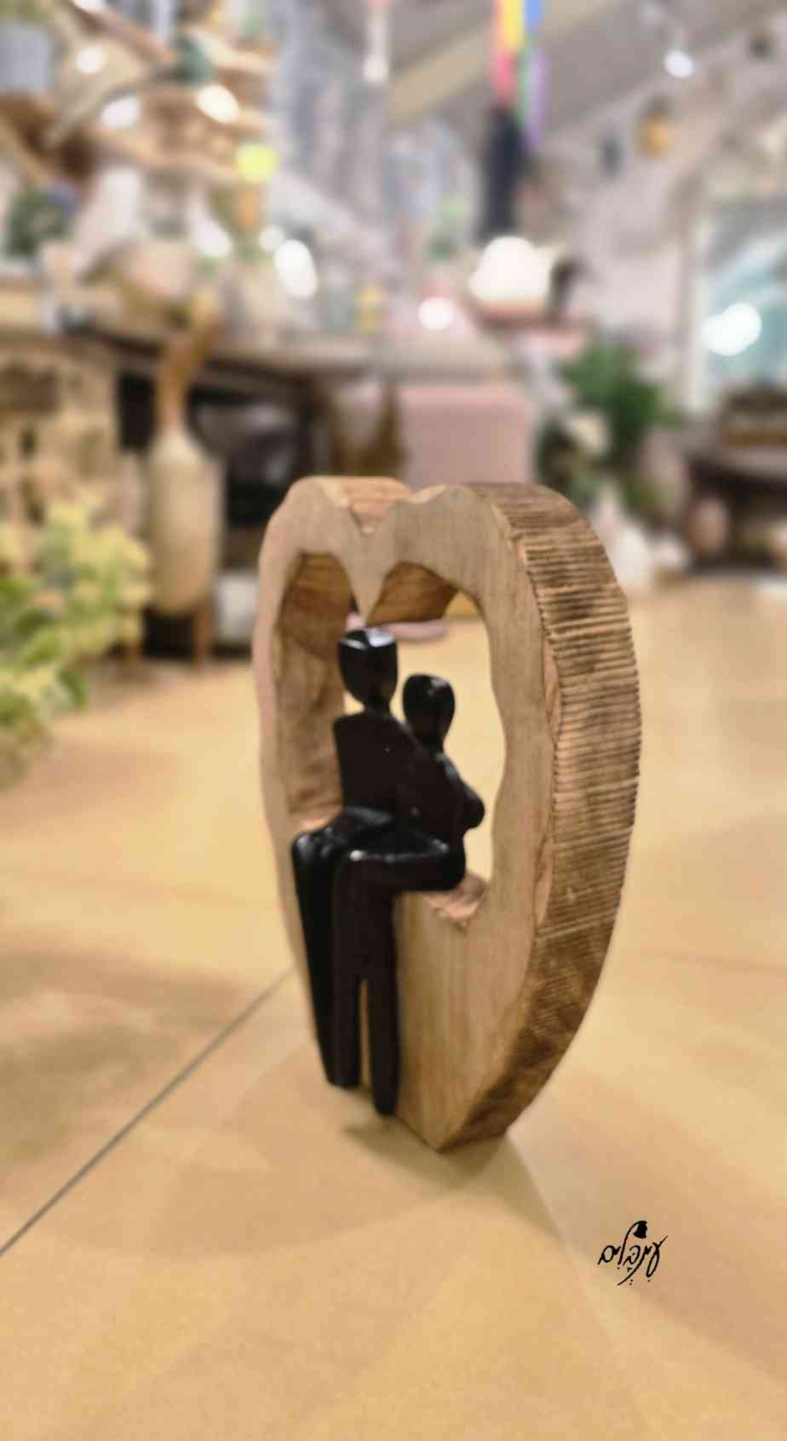 פסל זוג בלב