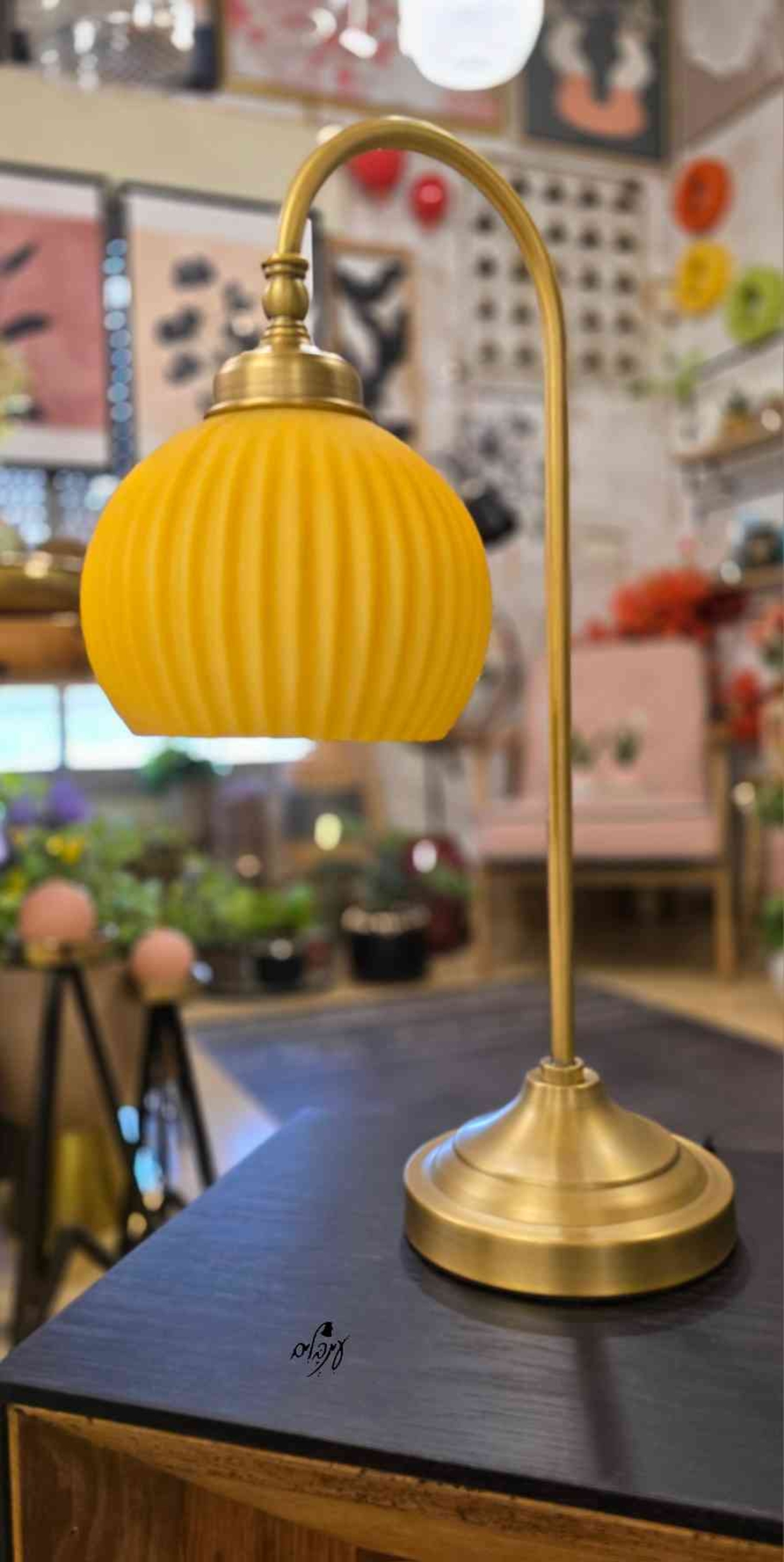 מנורת גולי זכוכית כדור פסים צהוב