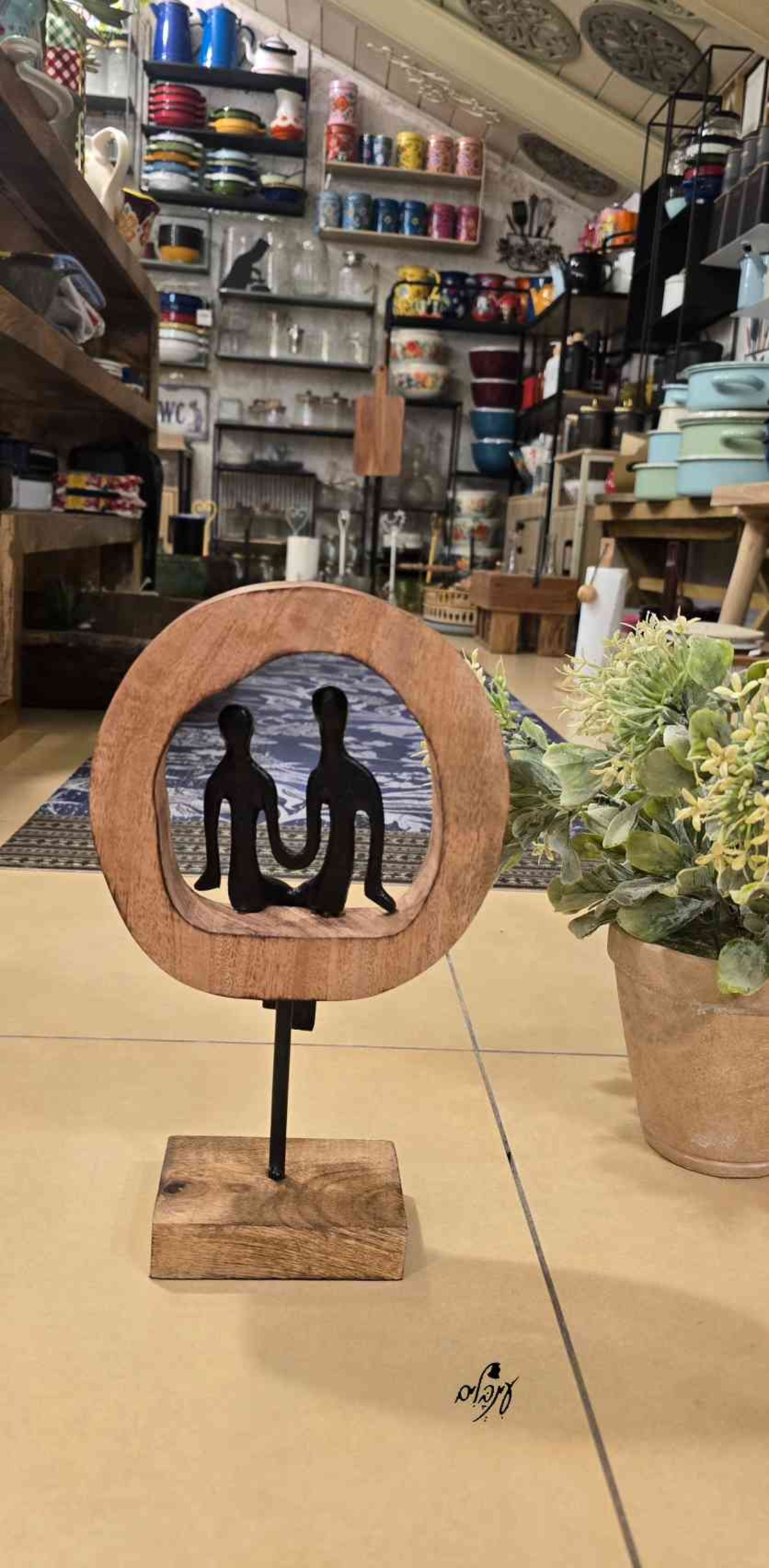 פסל זוג בעיגול