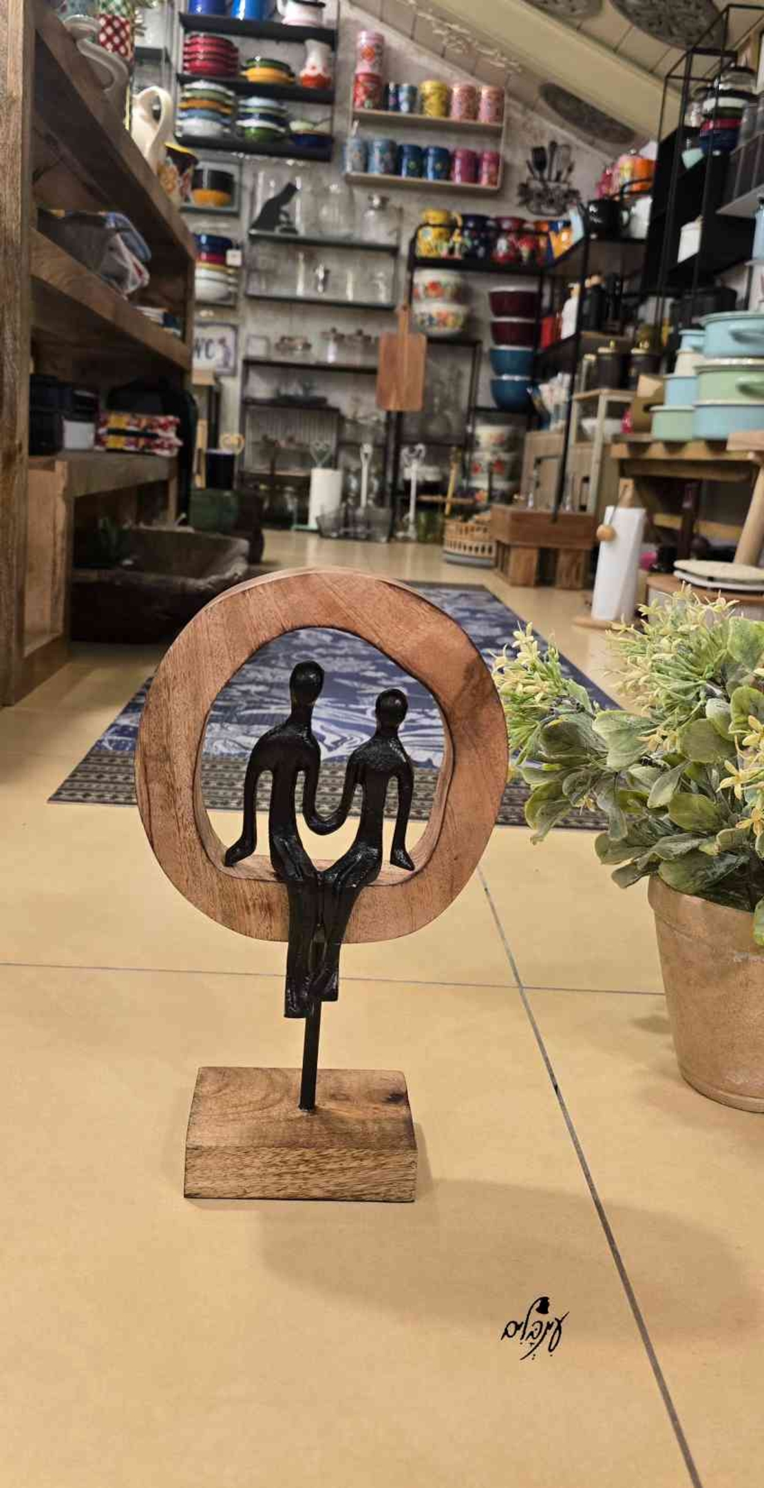 פסל זוג בעיגול