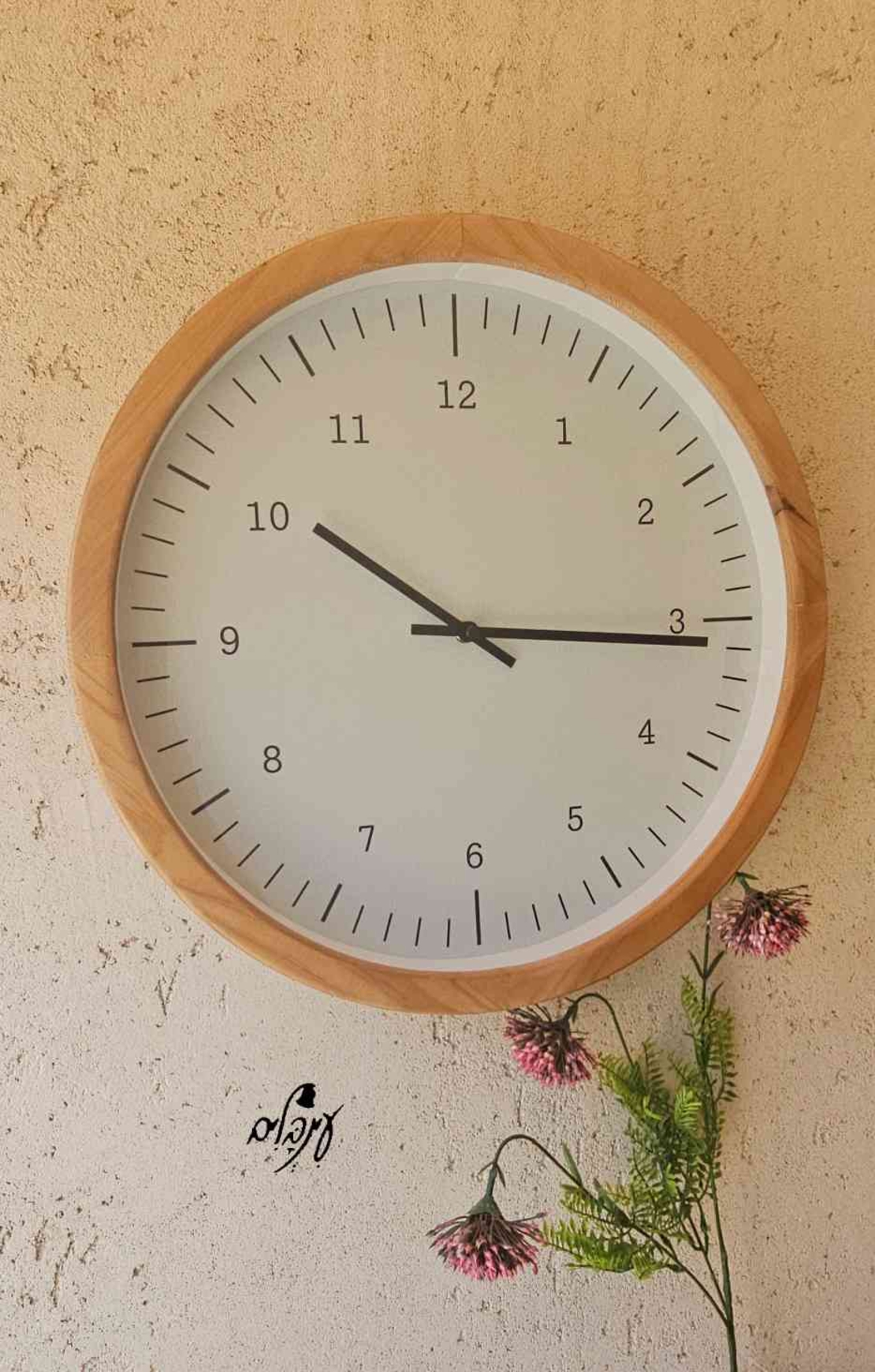 שעון עץ תכלת