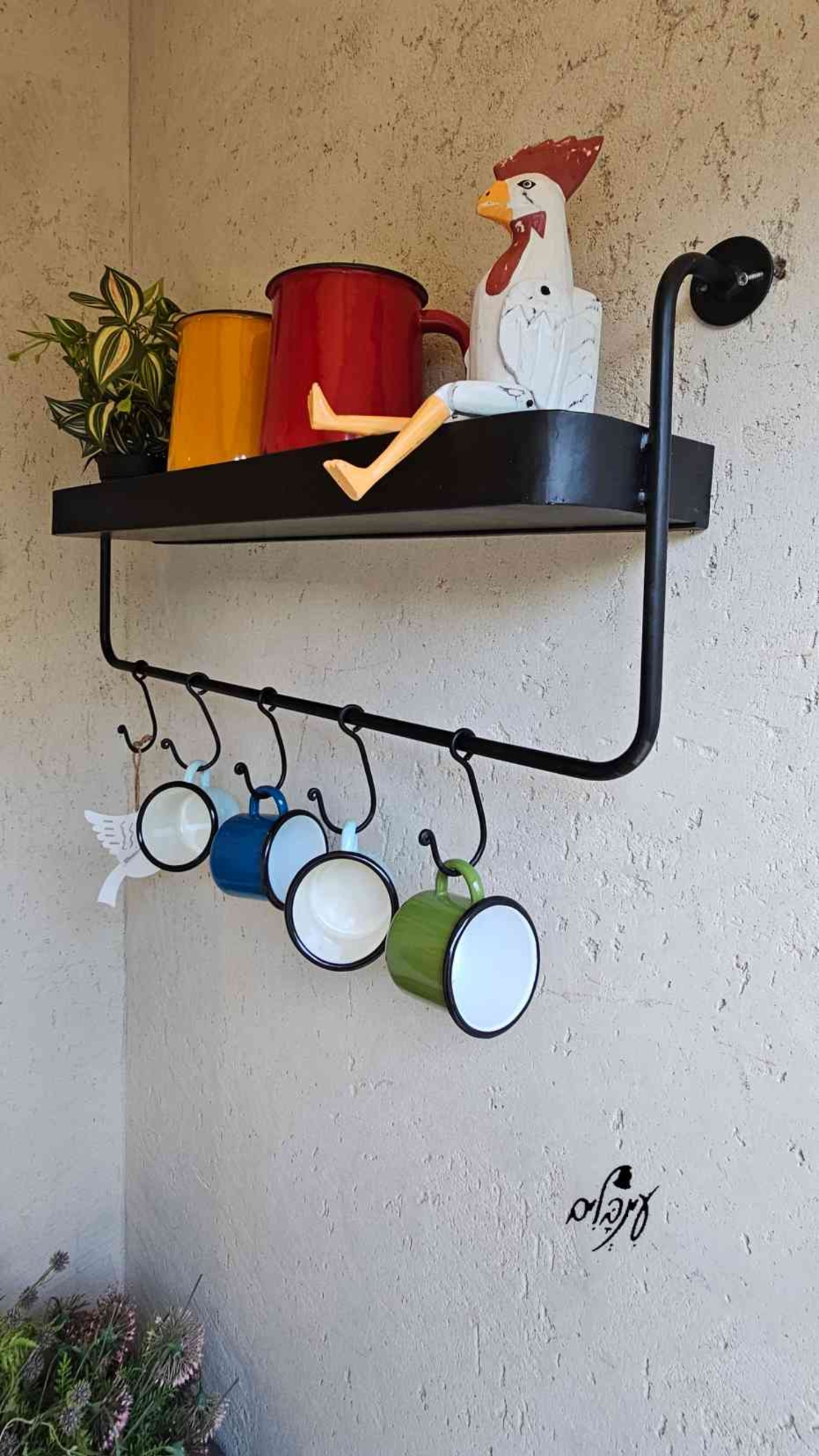 מדף ברזל עם ווים