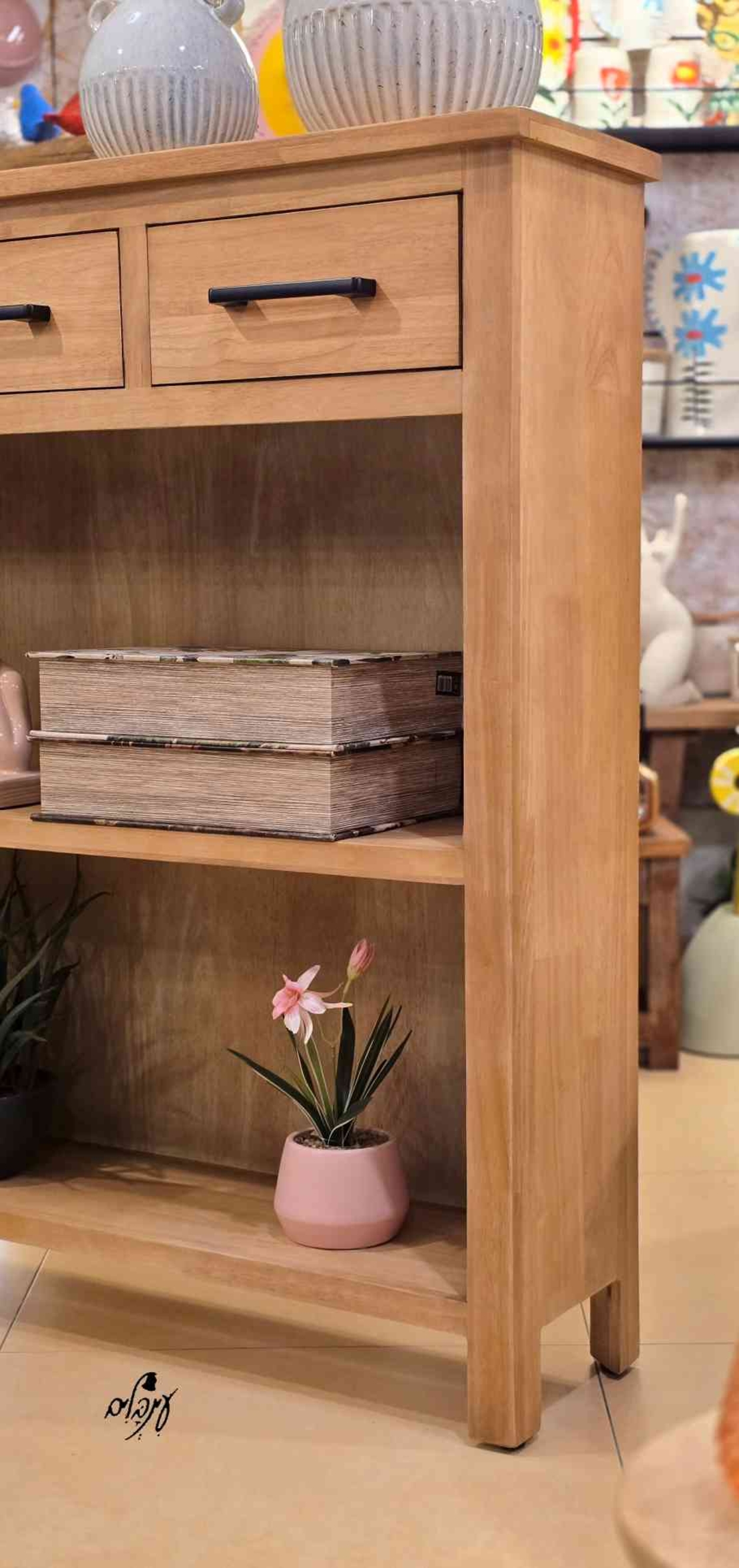 שידת עץ צרה