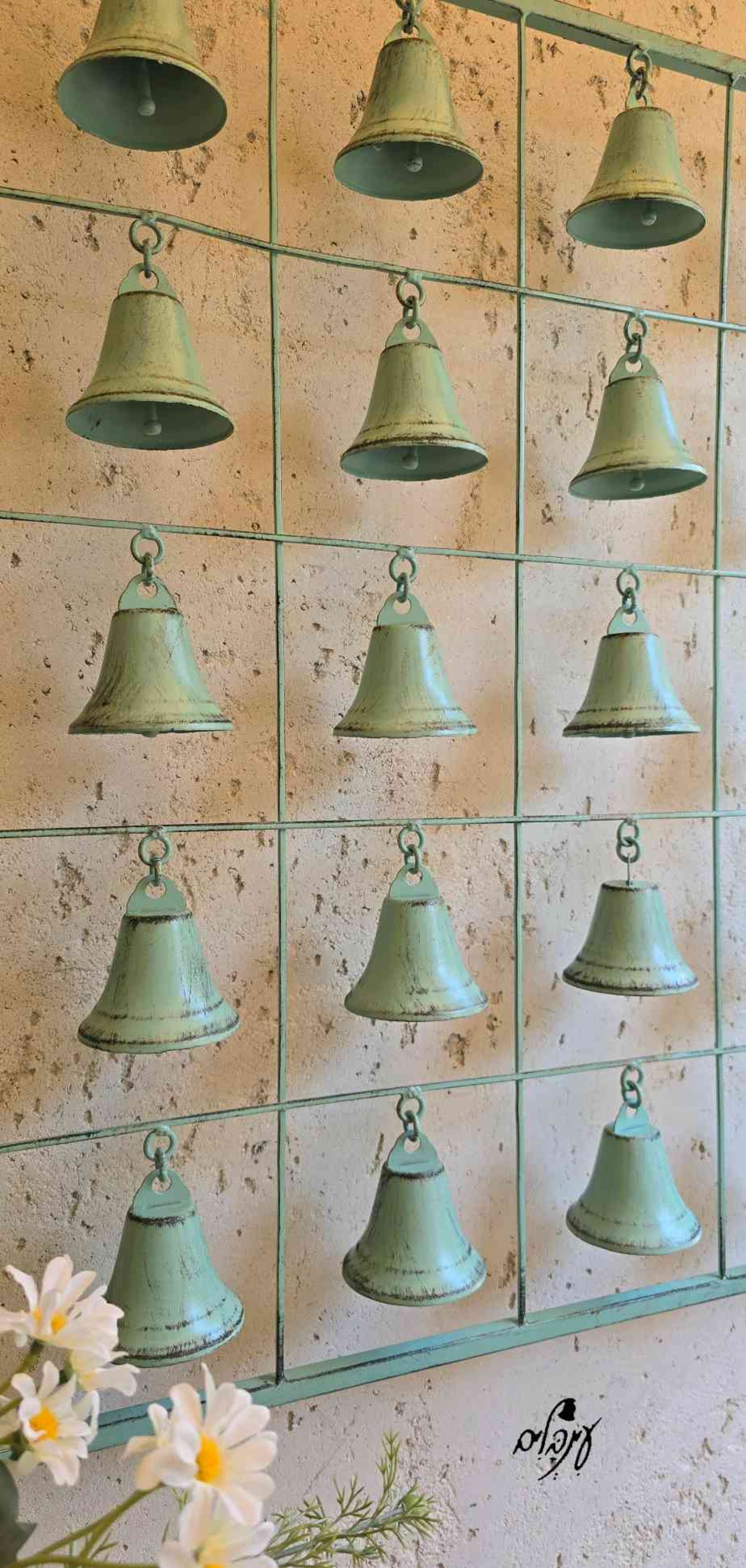 תמונת פעמונים ירקרקה מרובעת