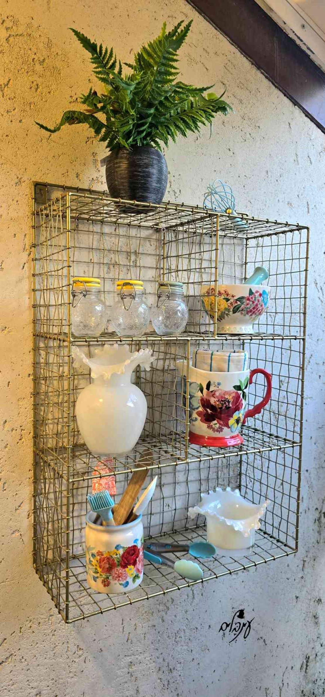 מדף רשת ברזל