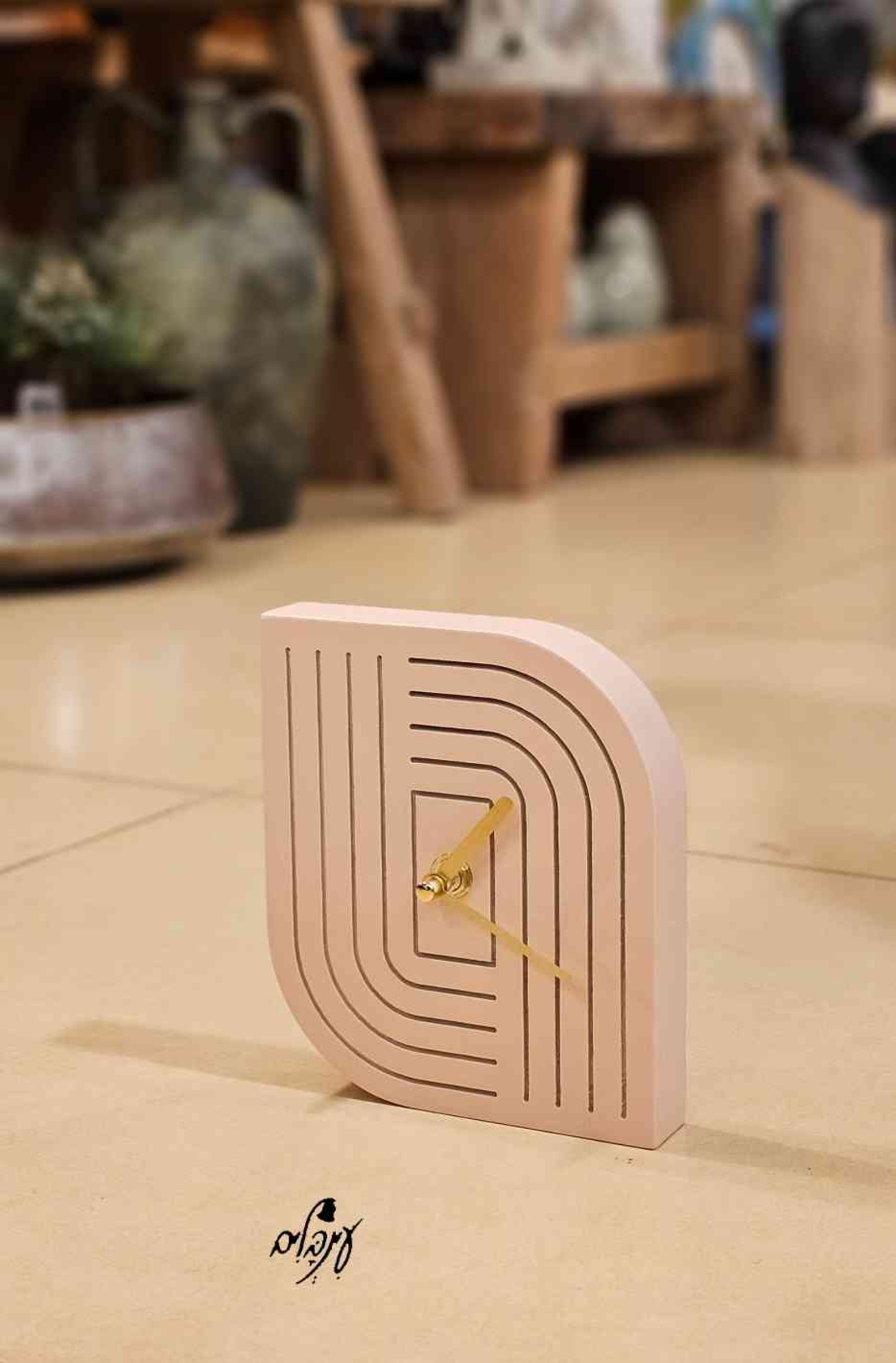 שעון שולחני גוונים ורוד