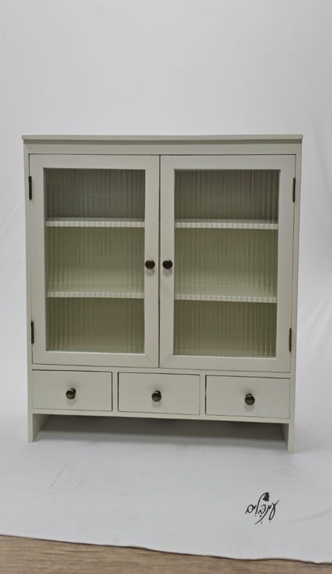 ארונית פסים שמנת