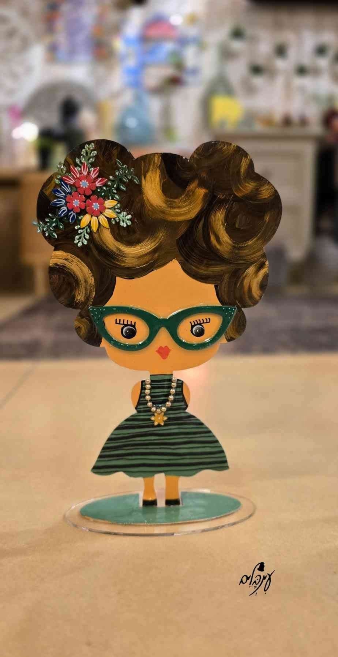 מדאם פנטסטית עומדת דגם 1