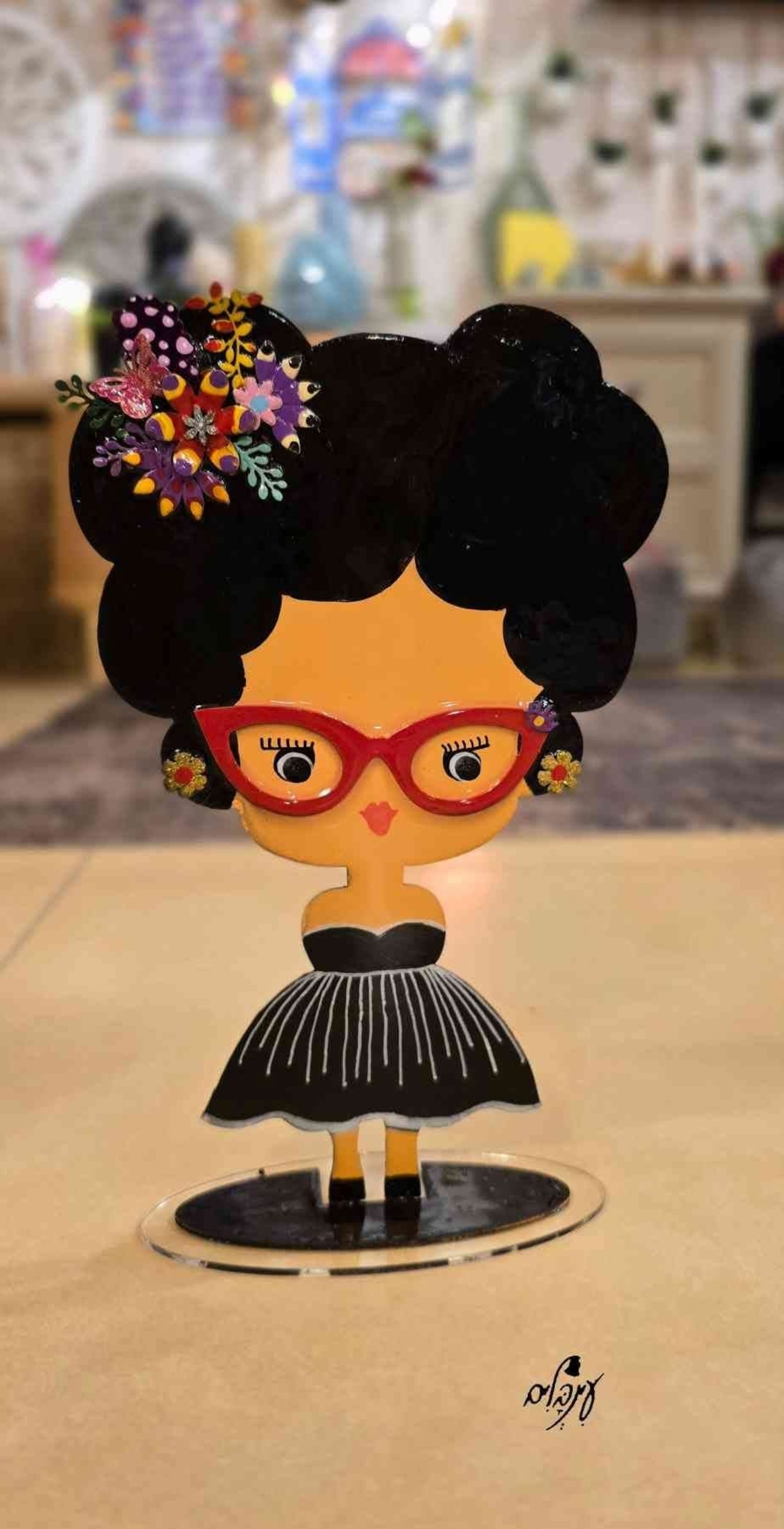 מדאם פנטסטית עומדת דגם 2