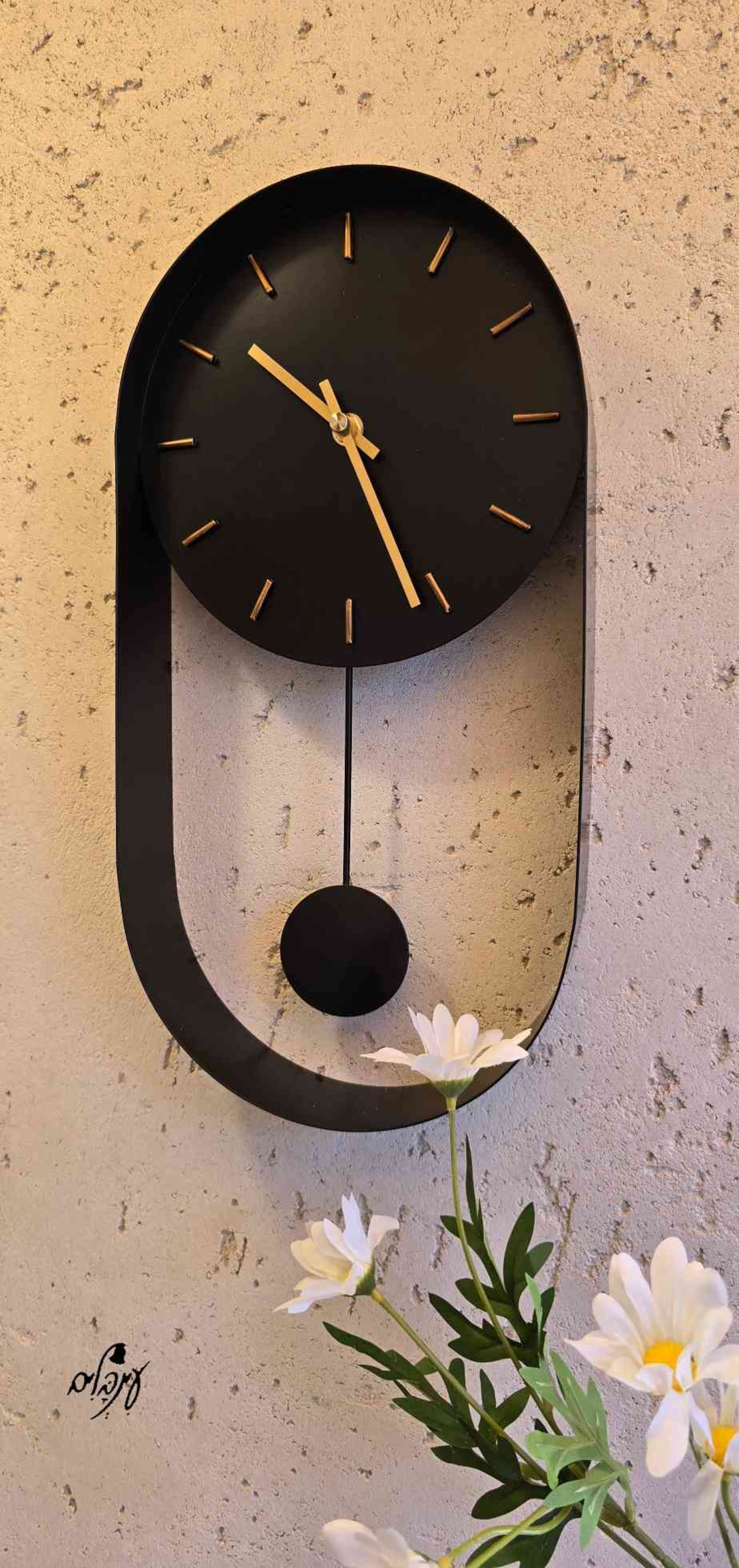 שעון אובלי מטוטלת