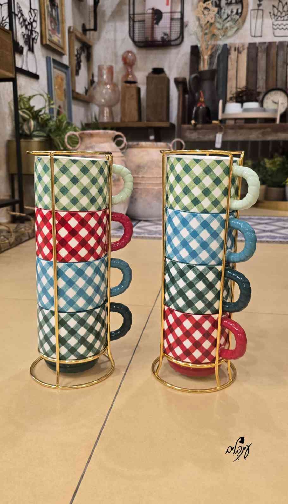 סט רביעיית כוסות קפה מנוקד