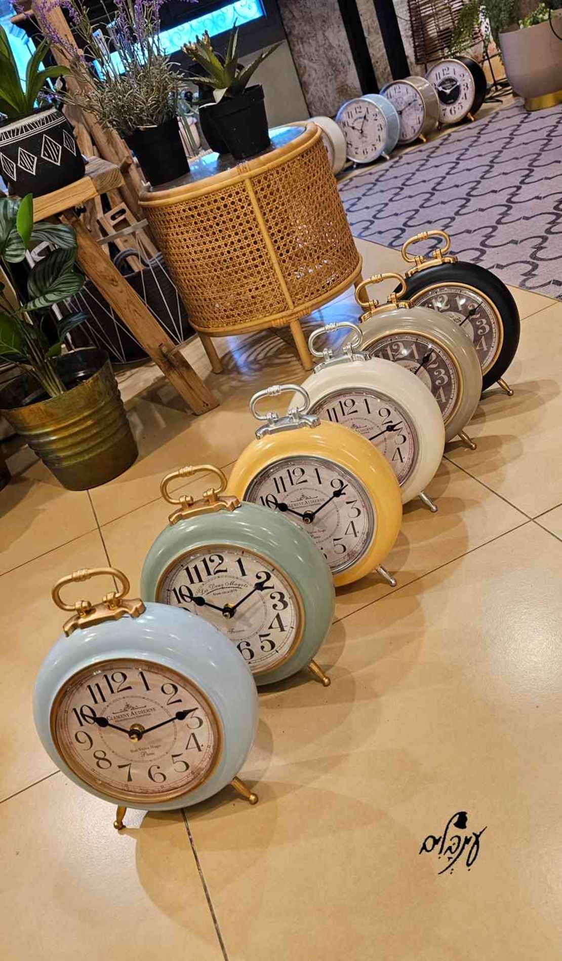 שעון שולחן עם טבעת בשישה צבעים