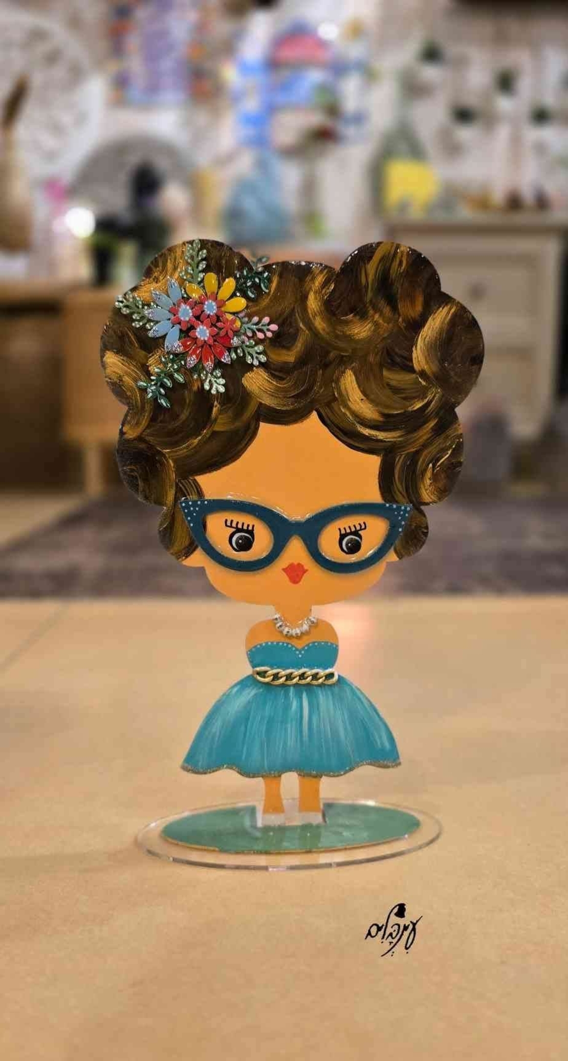 מדאם פנטסטית עומדת דגם 4