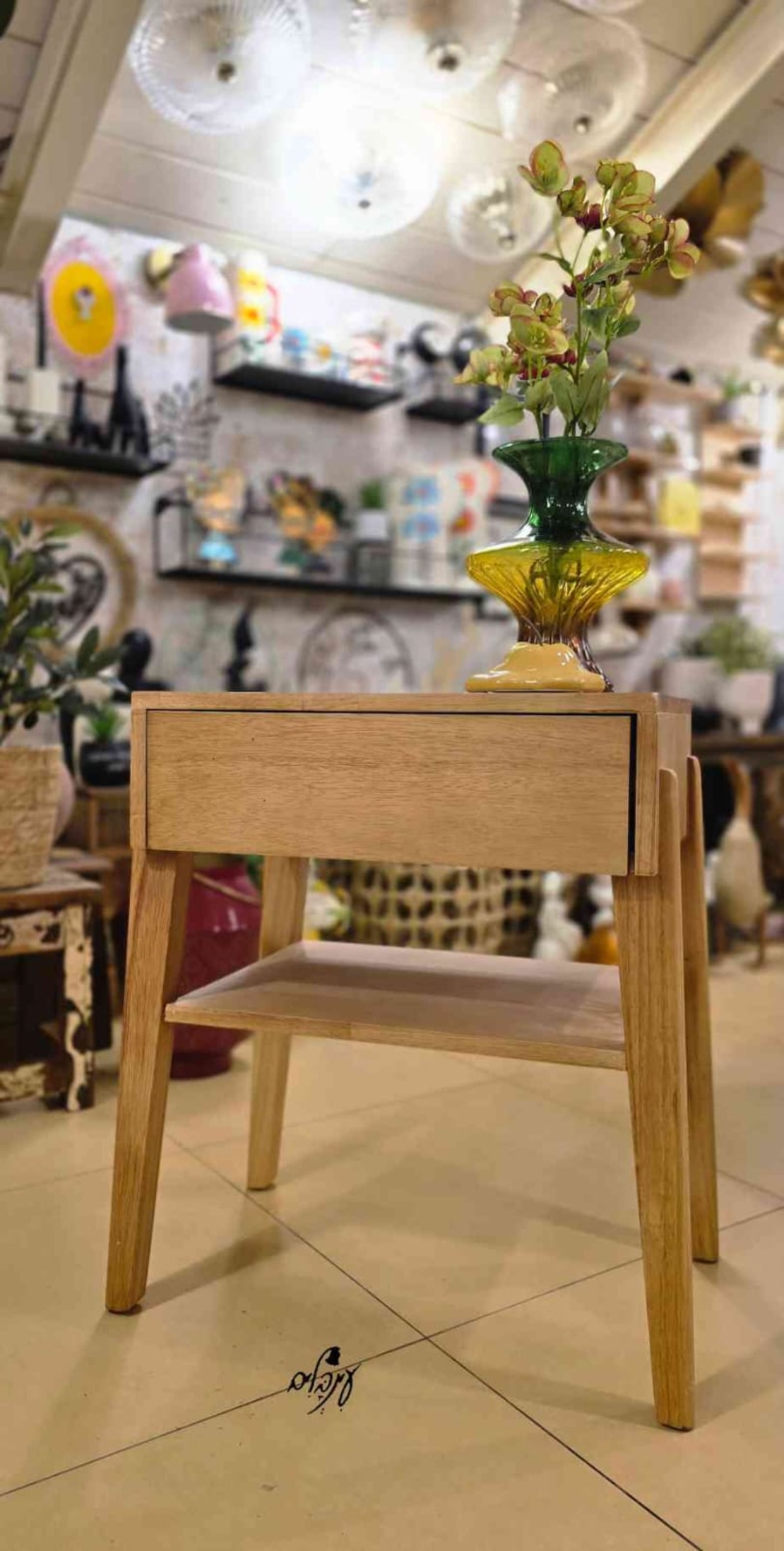 שידת צד בלום