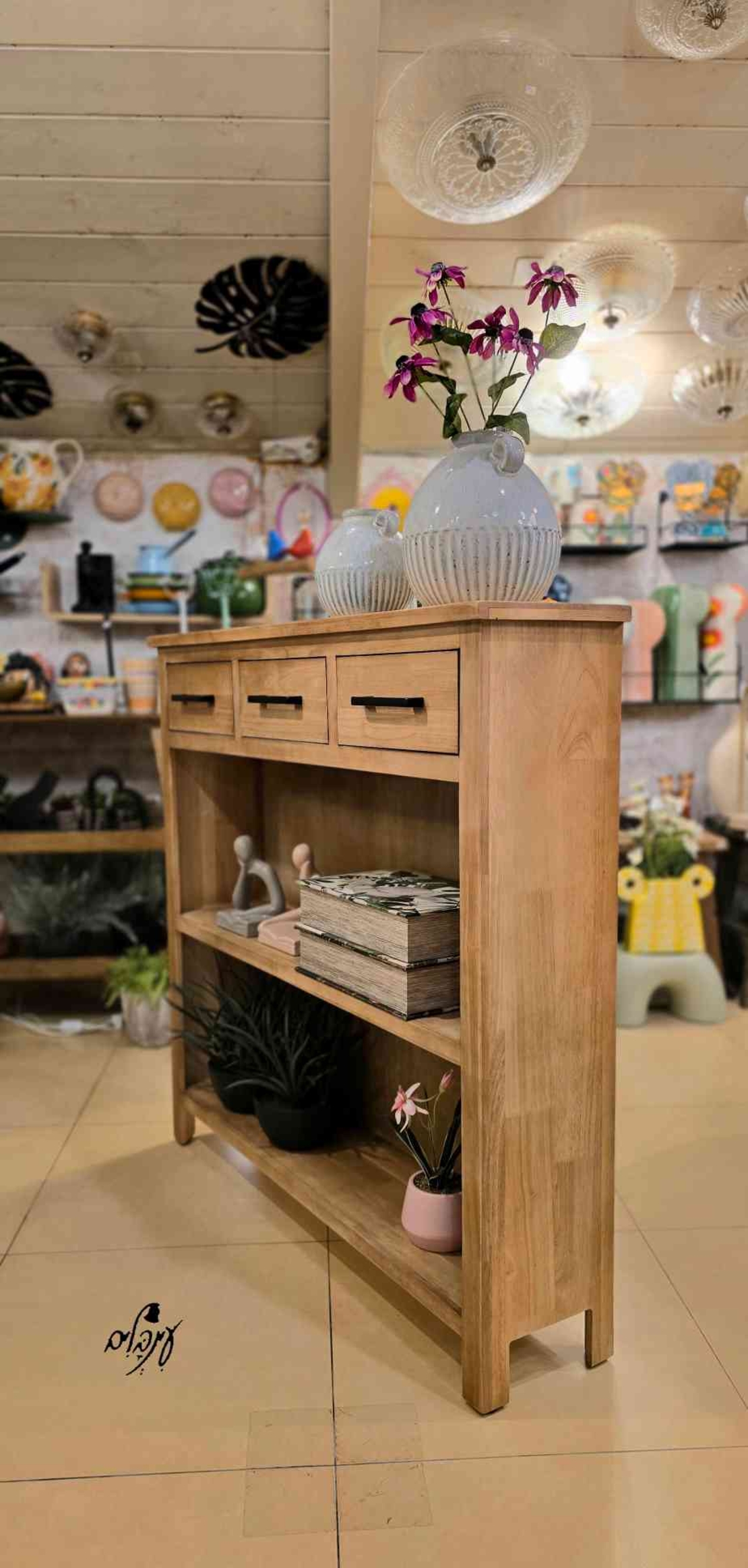 שידת עץ צרה