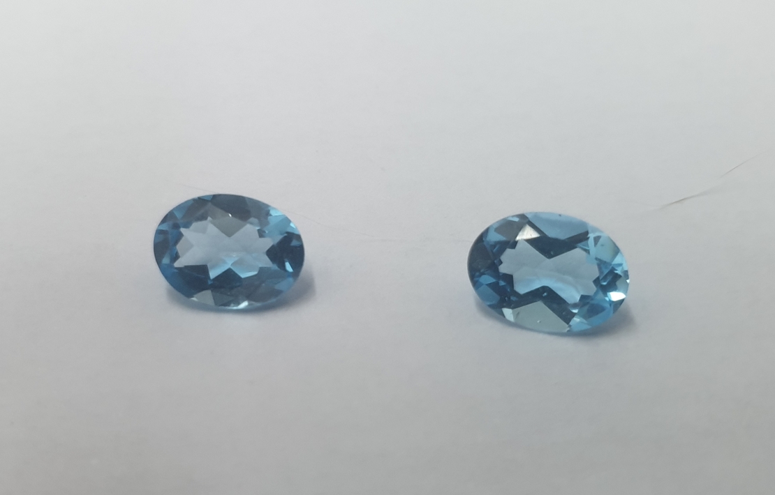 Earrings made of gold inlaid with citrine stones and Swiss blue topaz model EAG14