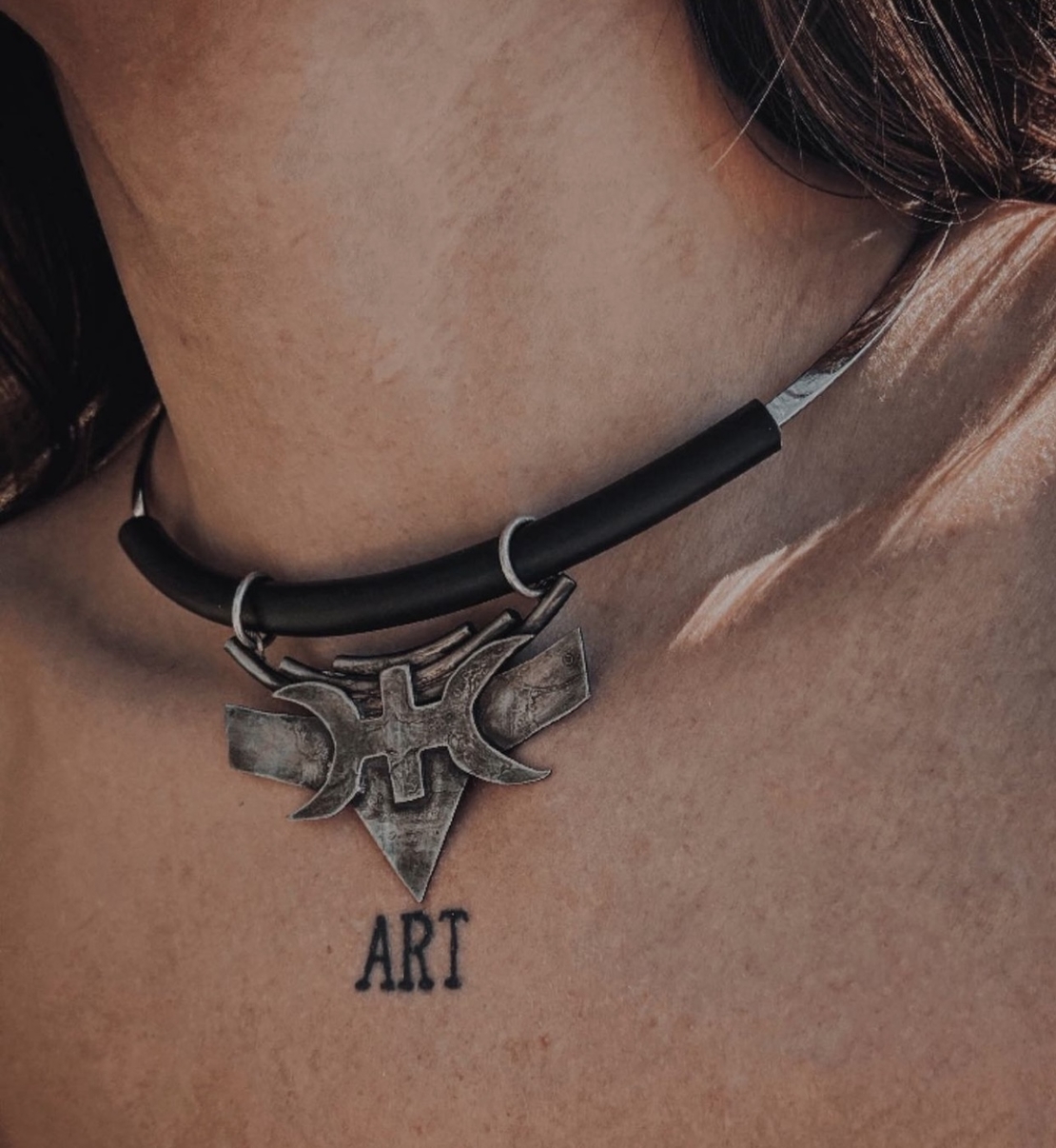 New moon choker