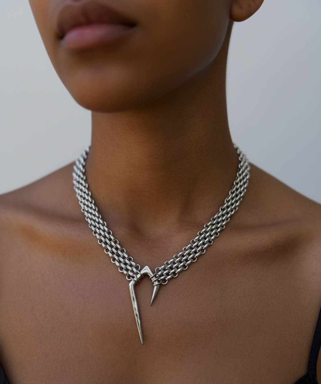 Fangs necklace