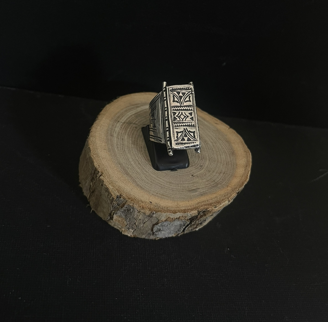Neith ring
