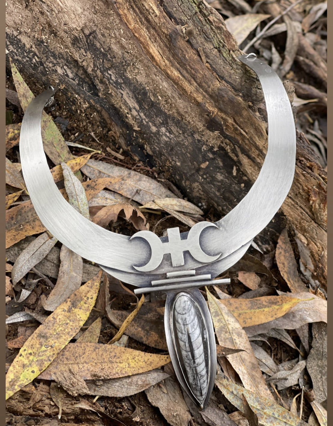 Ancient fossil choker