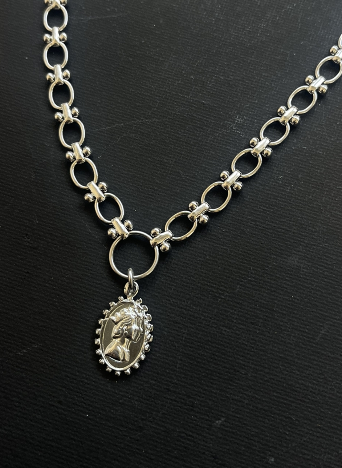 Elizabeth necklace