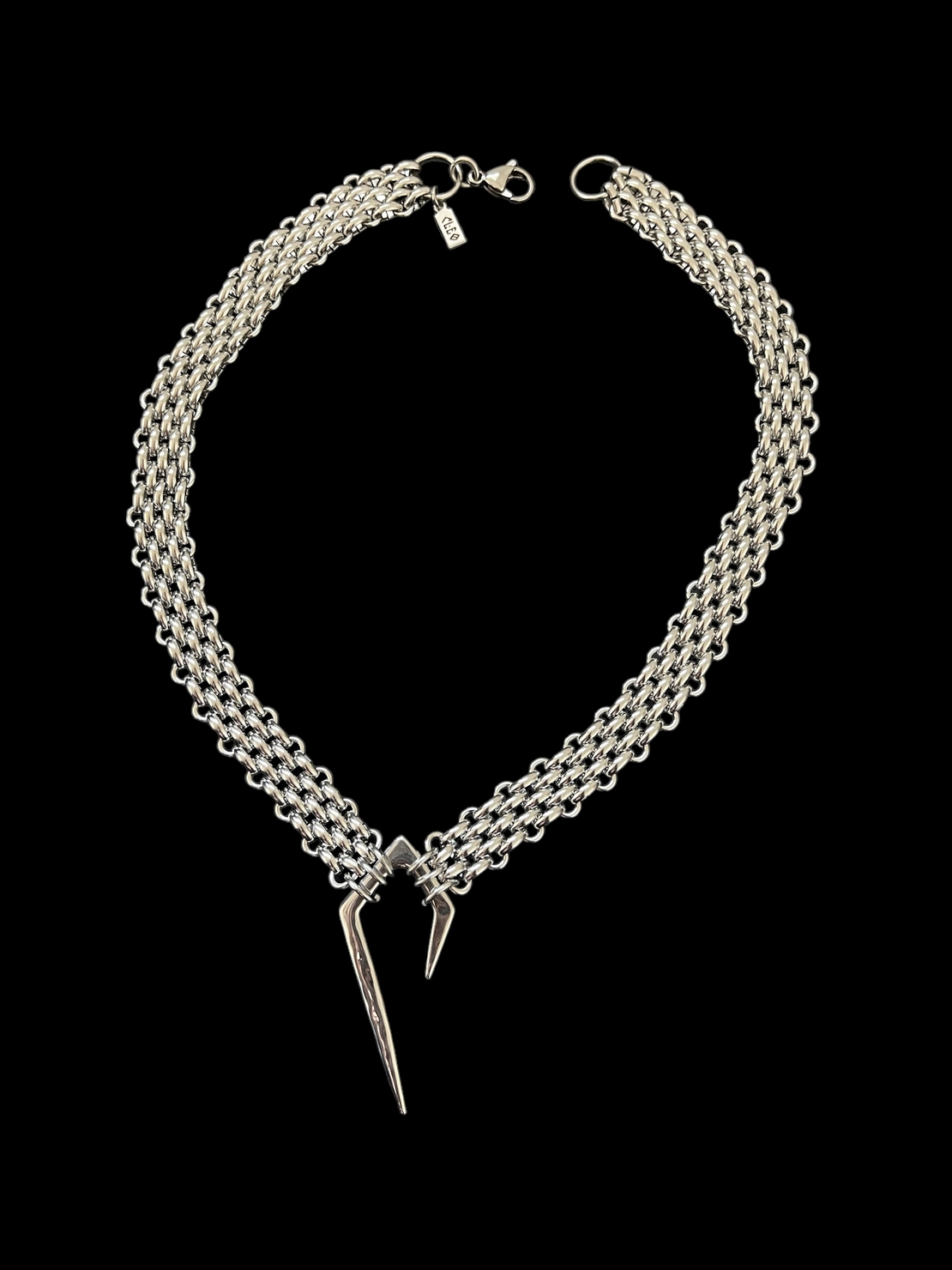 Fangs necklace