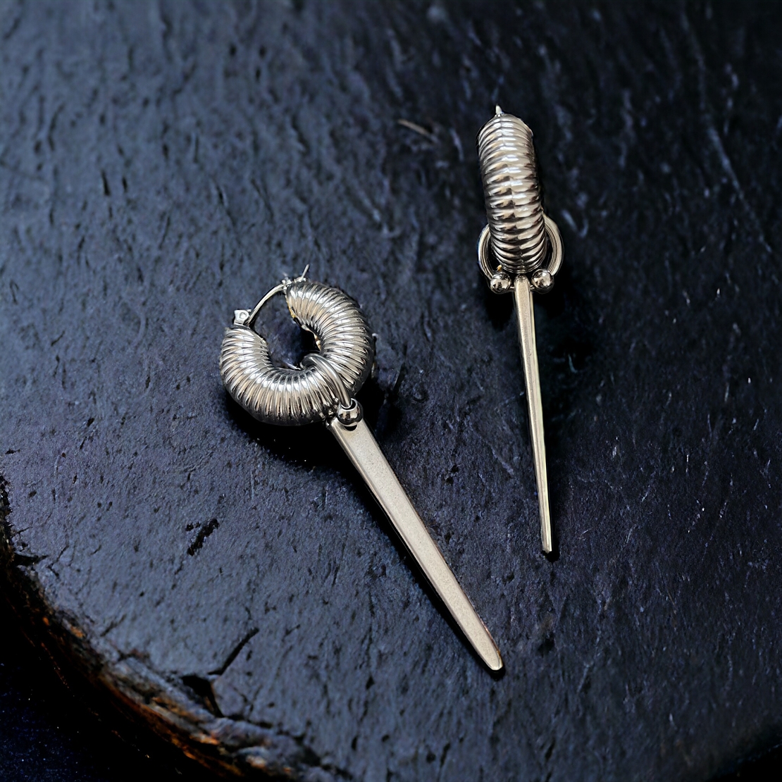 Fangs earrings