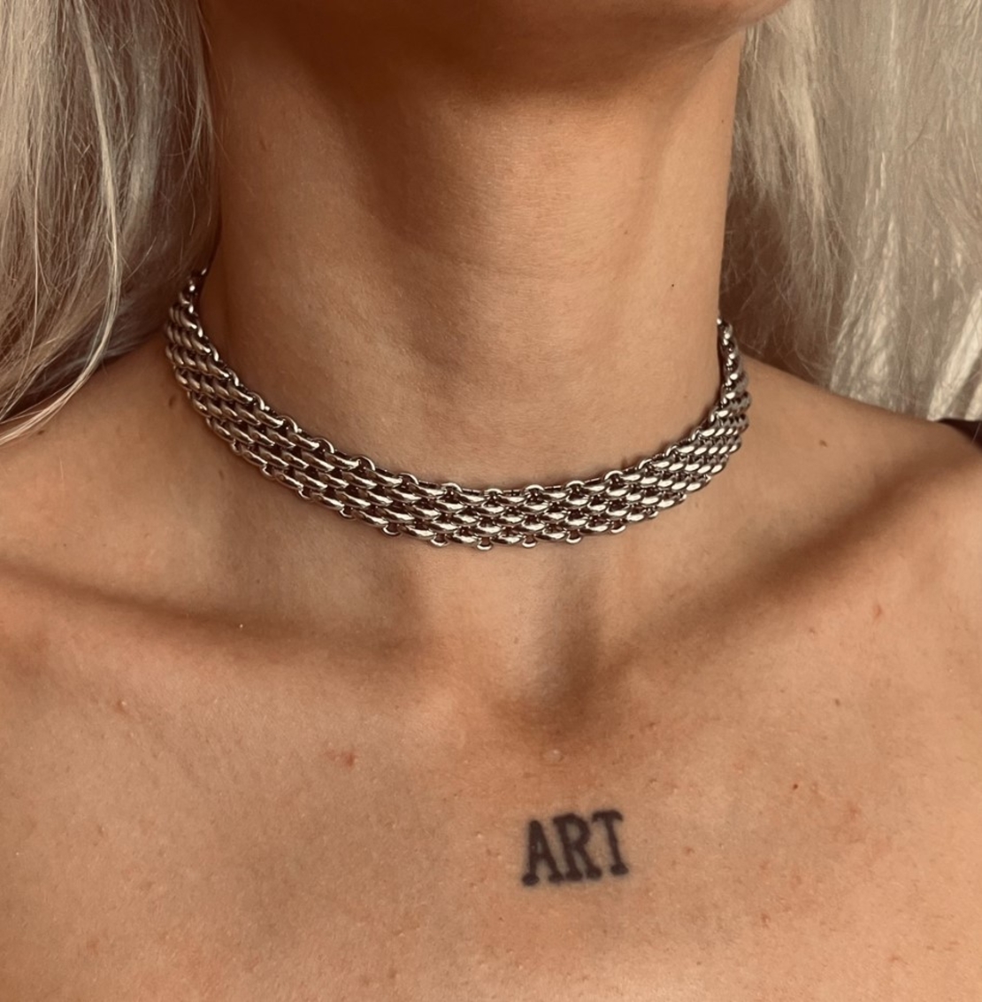 Jennifer choker