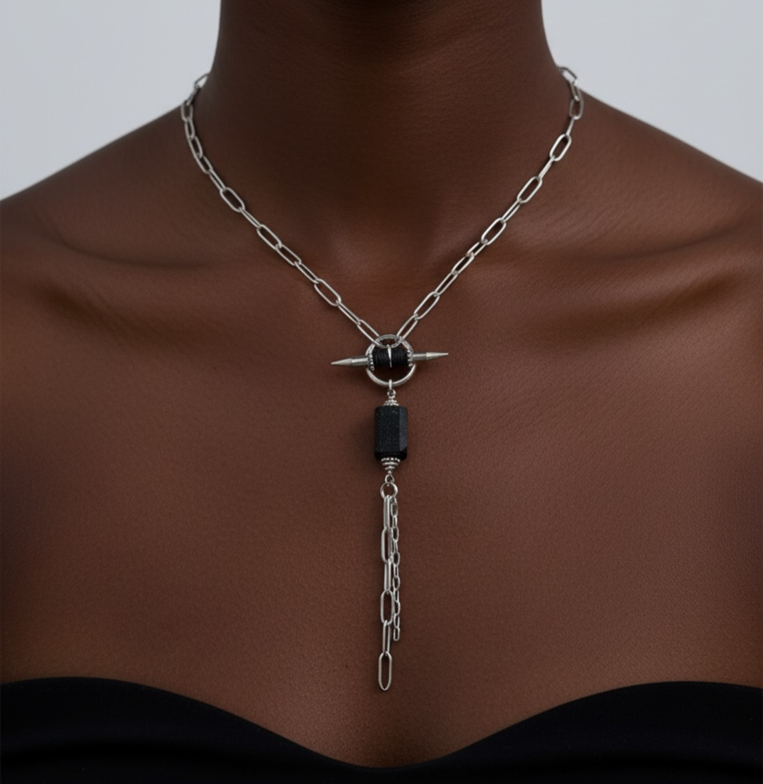 Elegant Noir necklace