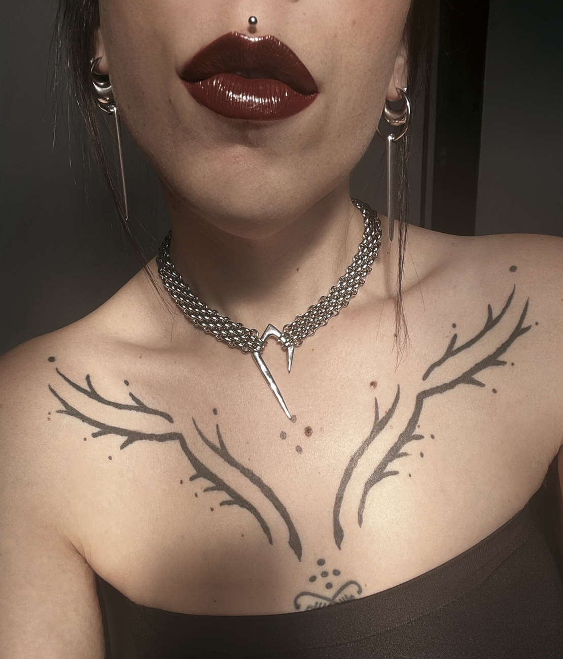 Fangs necklace