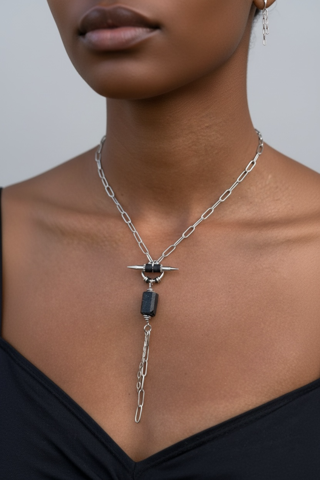 Elegant Noir necklace