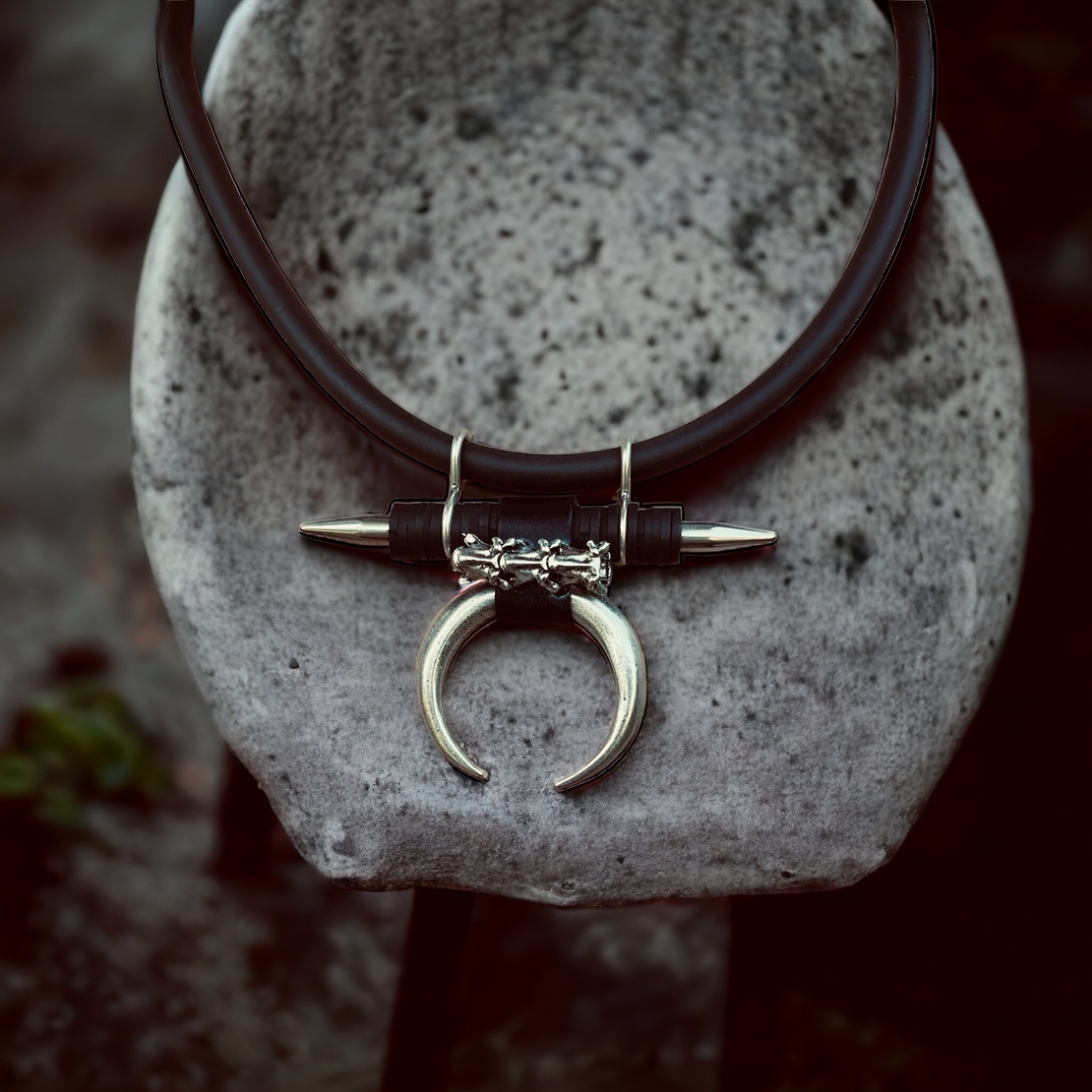 Dark luna choker - black cilicone