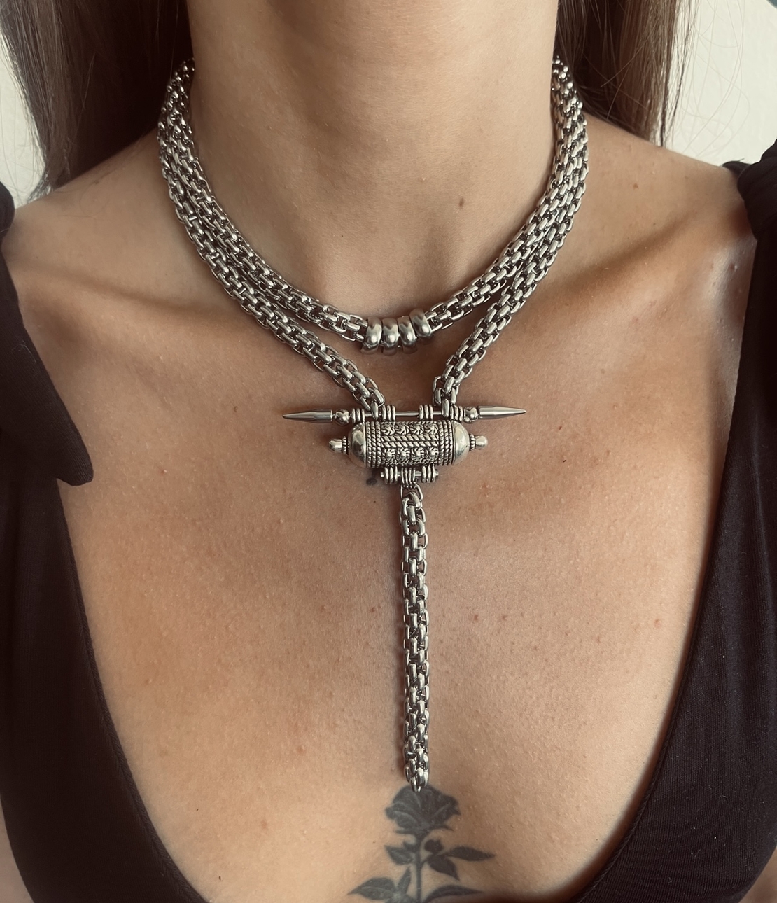 Nefertiti T necklace