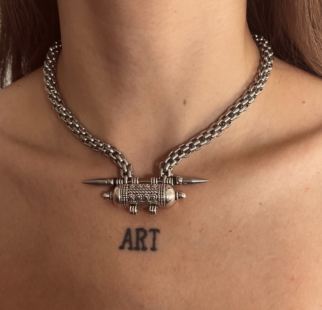 Nefertiti choker