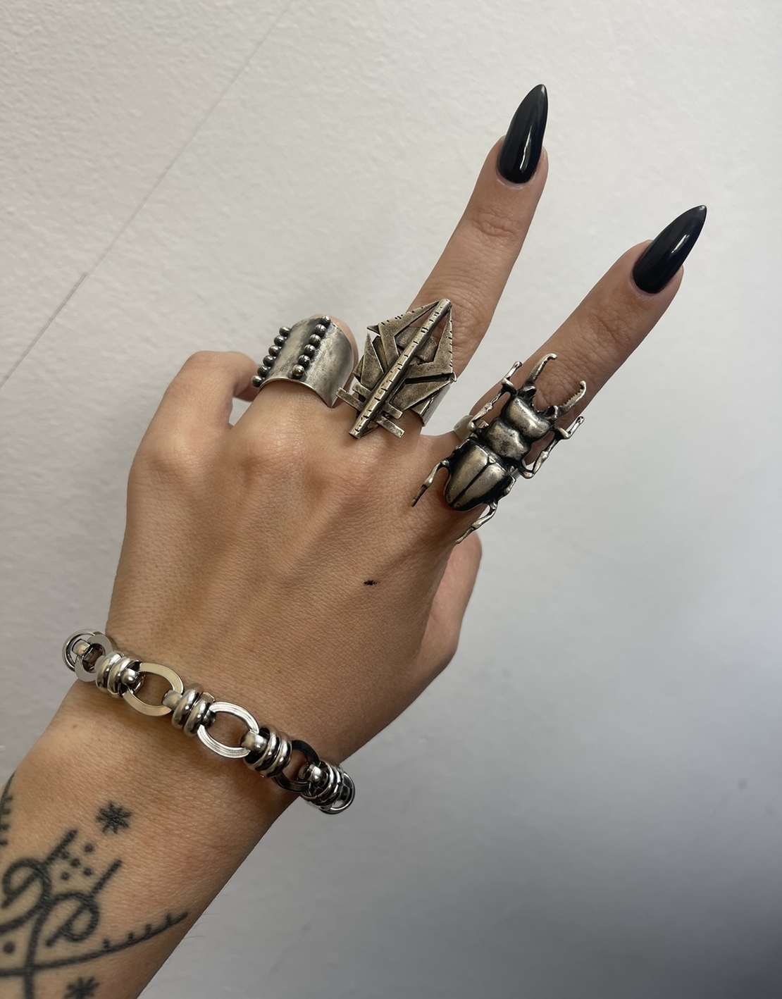 Bug ring