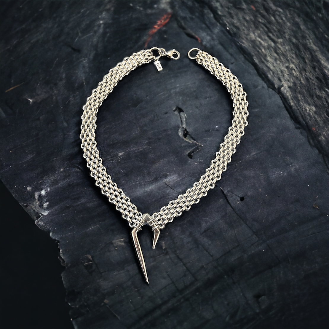 Fangs necklace
